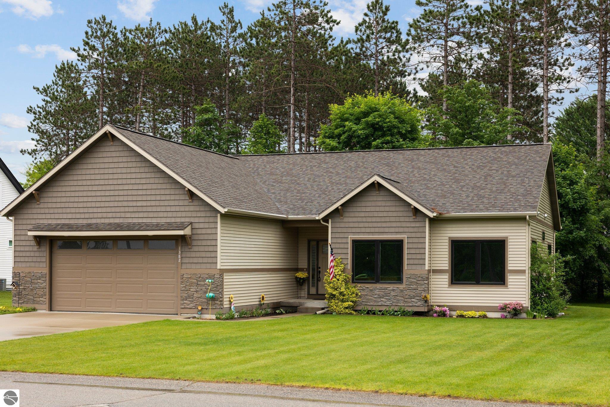 1382 Maggies Lane