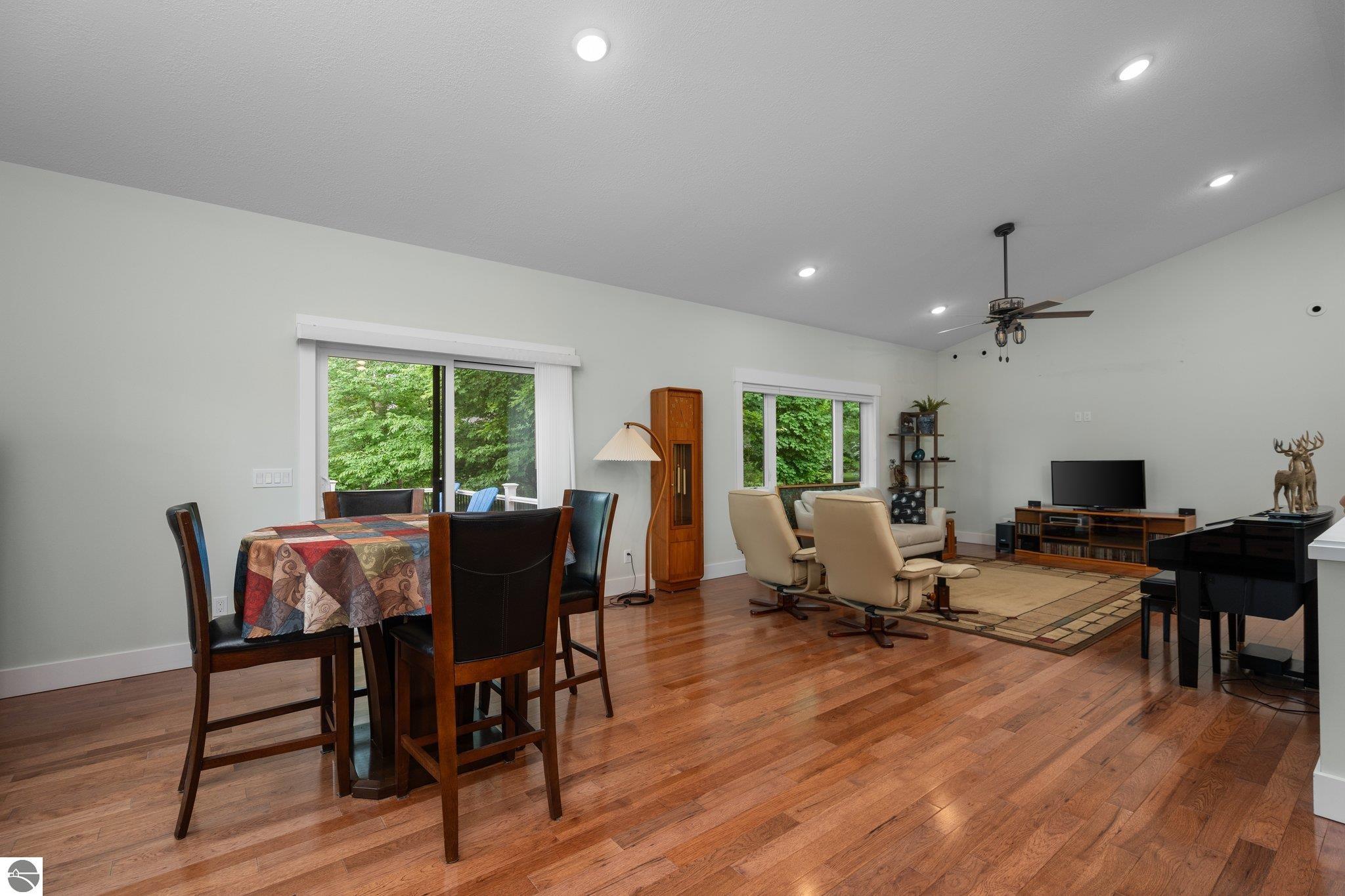 1382 Maggies Lane