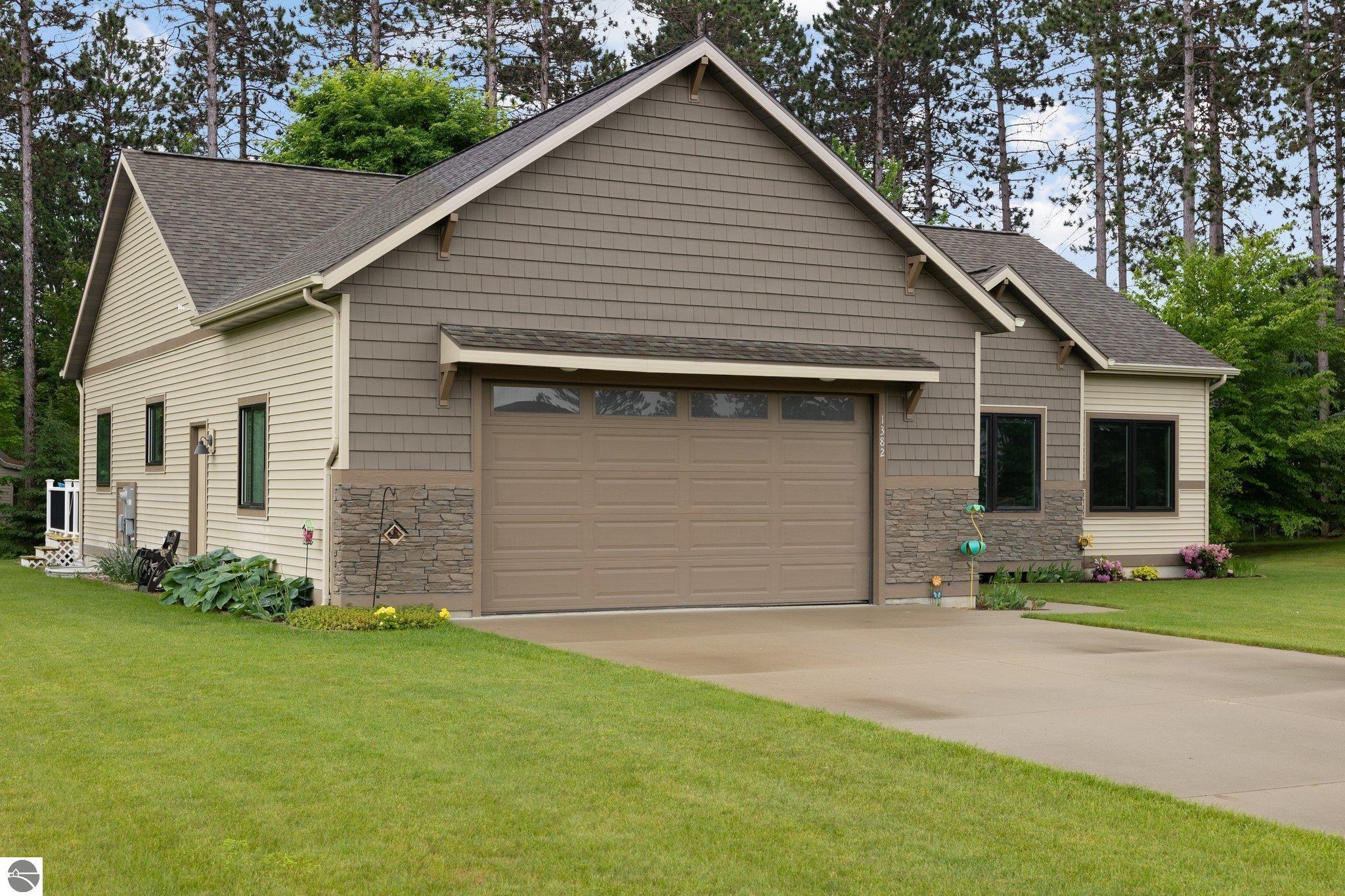 1382 Maggies Lane