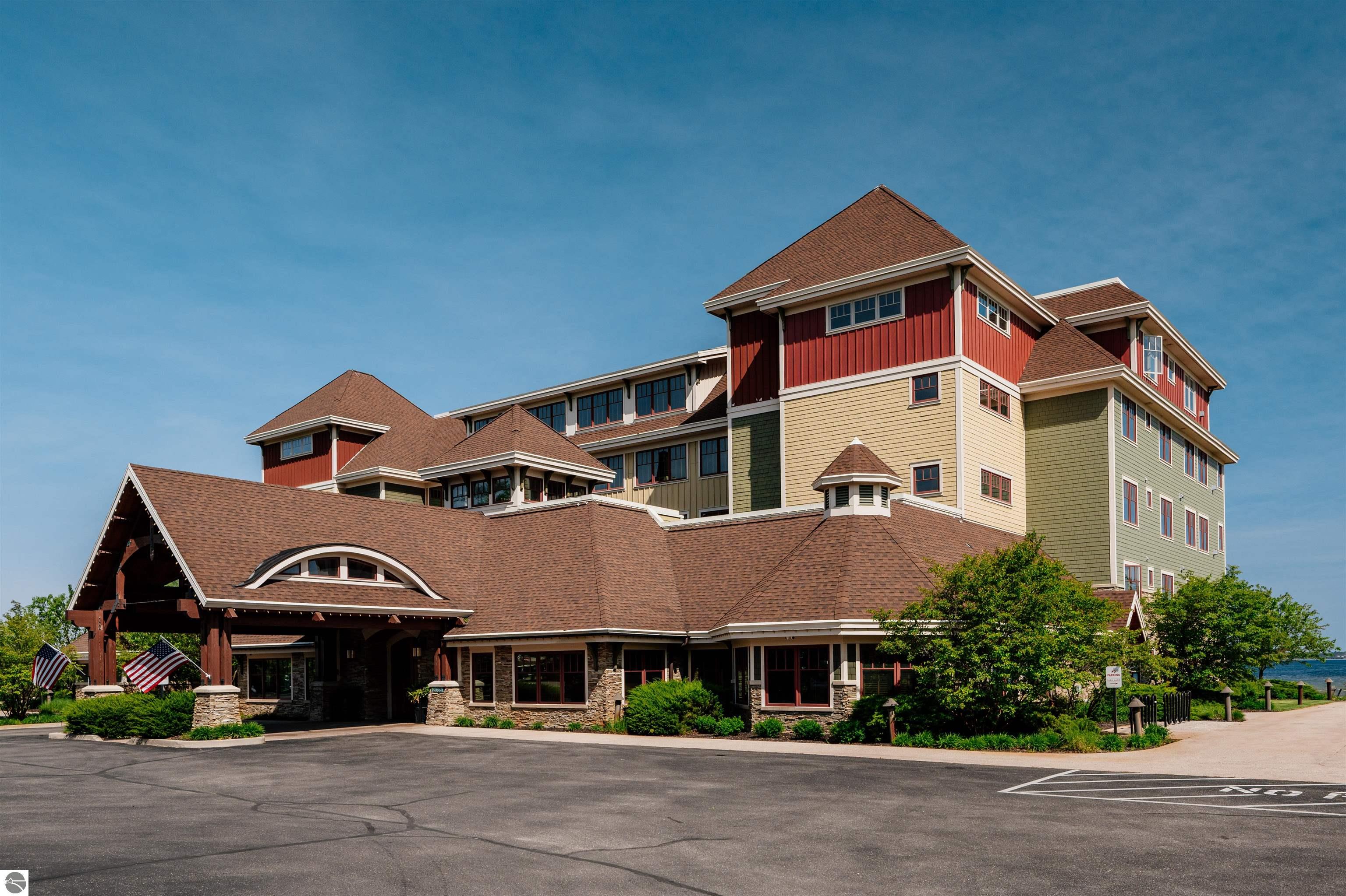 2035 N US-31 N # 401
