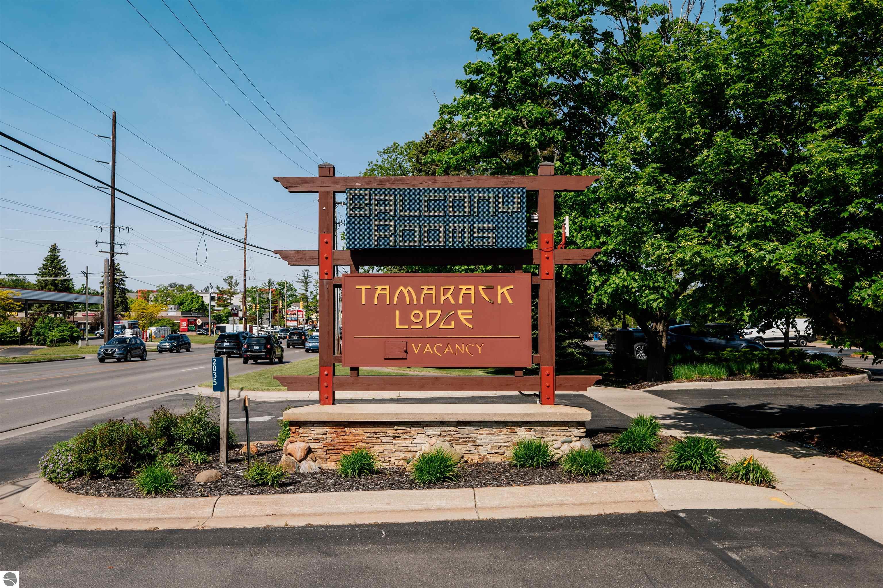 2035 N US-31 N # 401