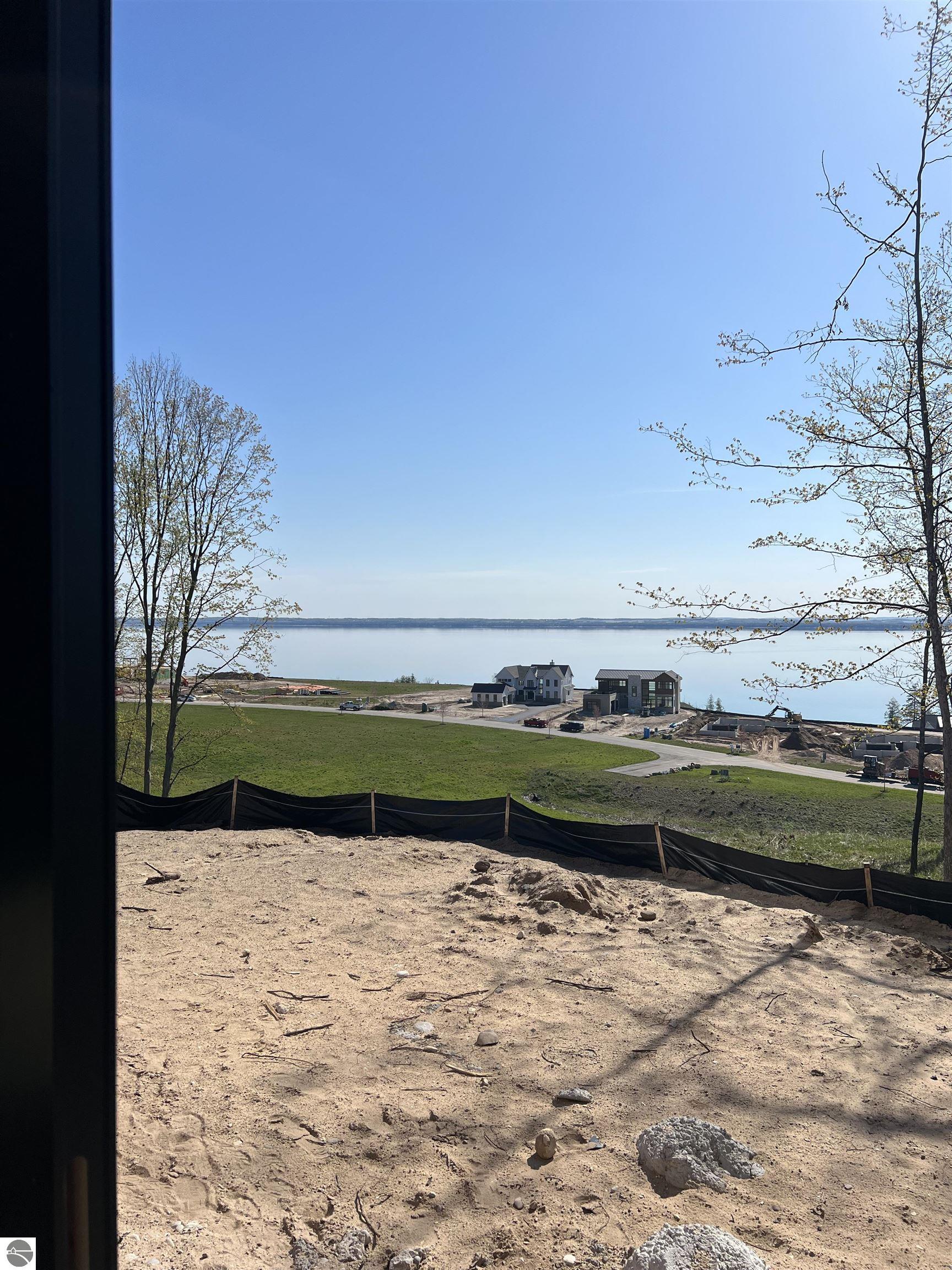 15991 Waters Edge