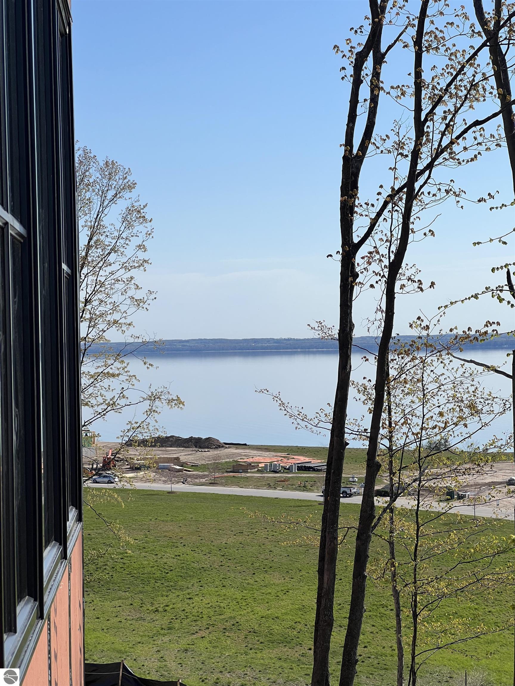 15991 Waters Edge