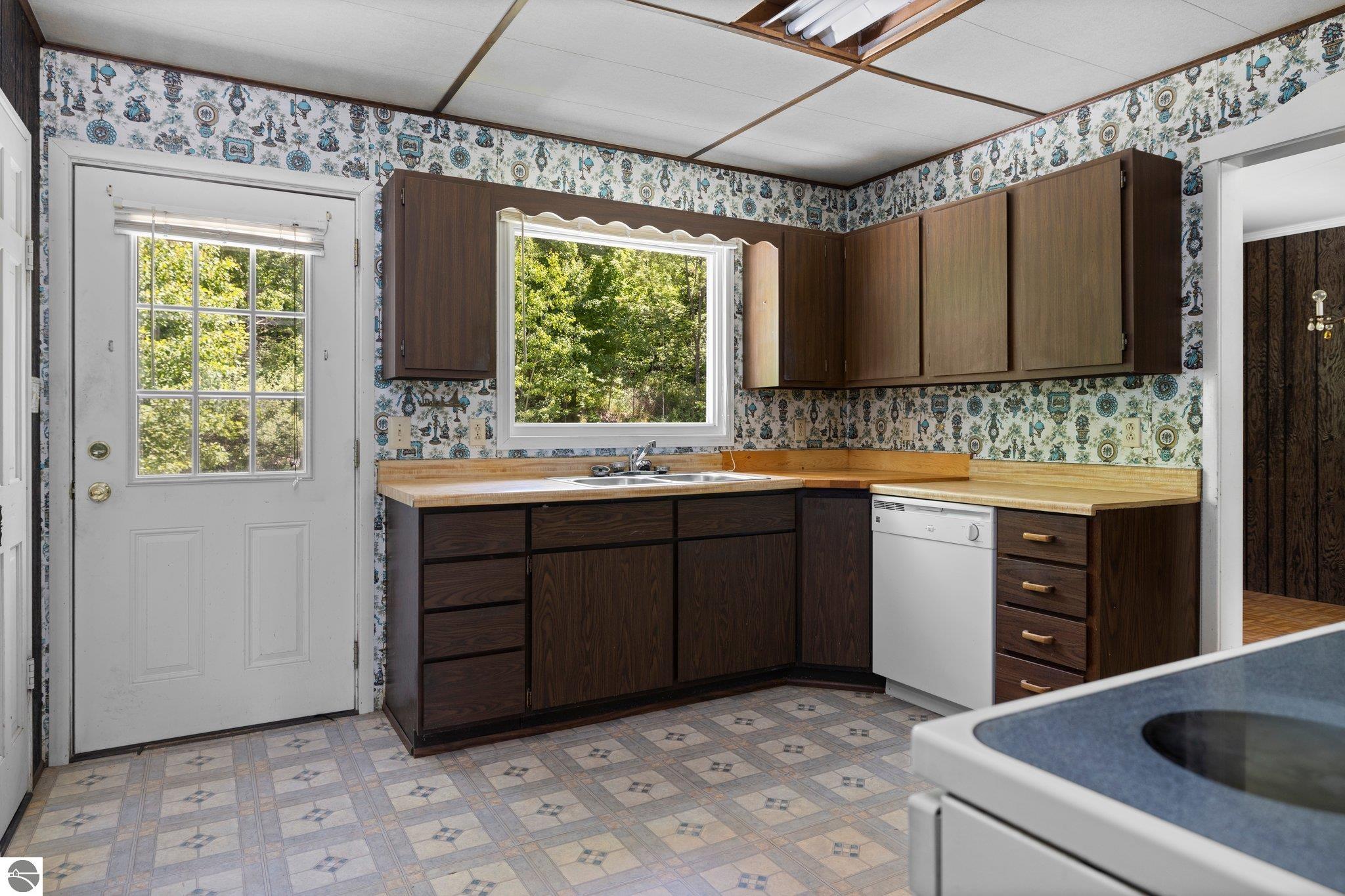 7142 Elk Lake Road
