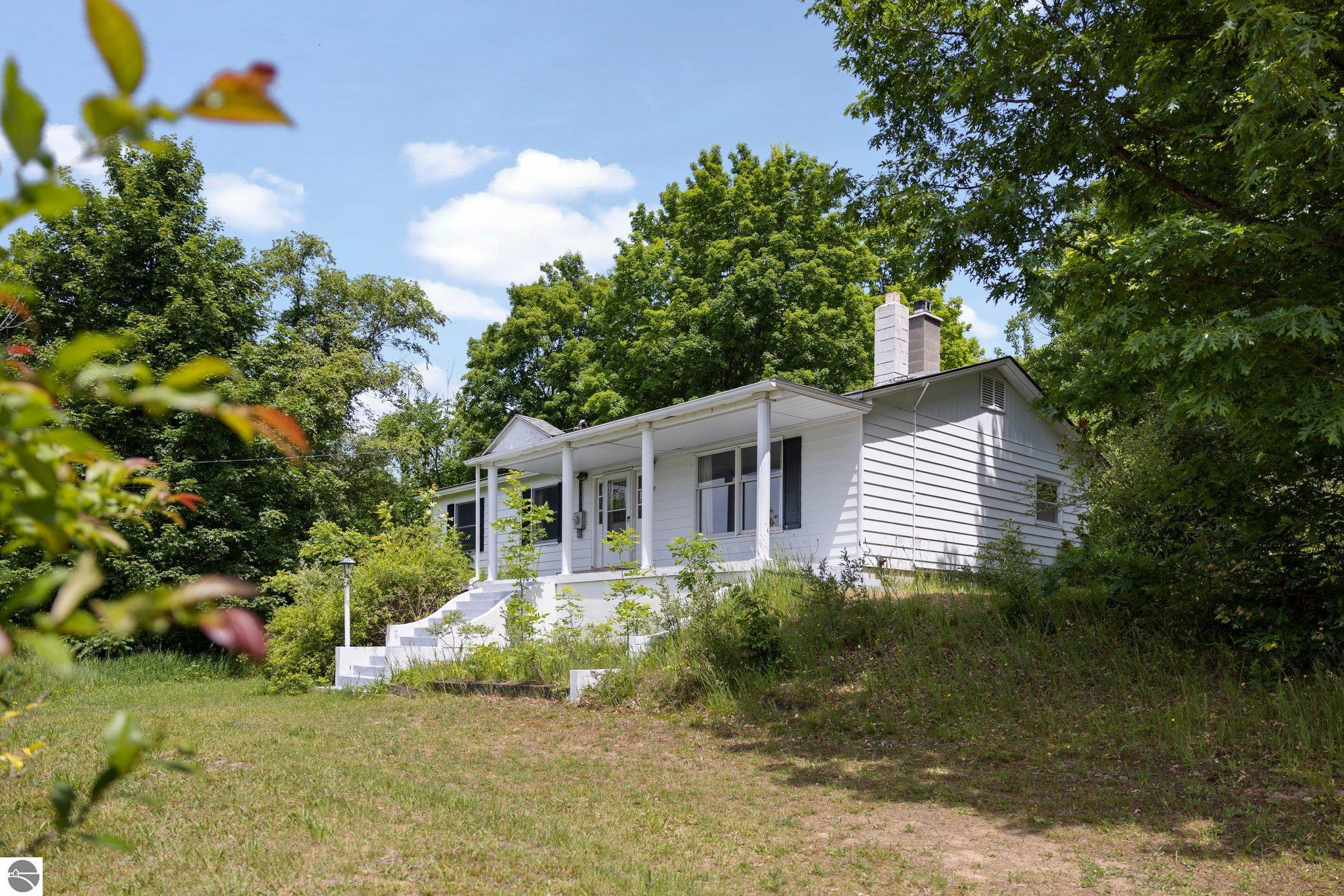 7142 Elk Lake Road