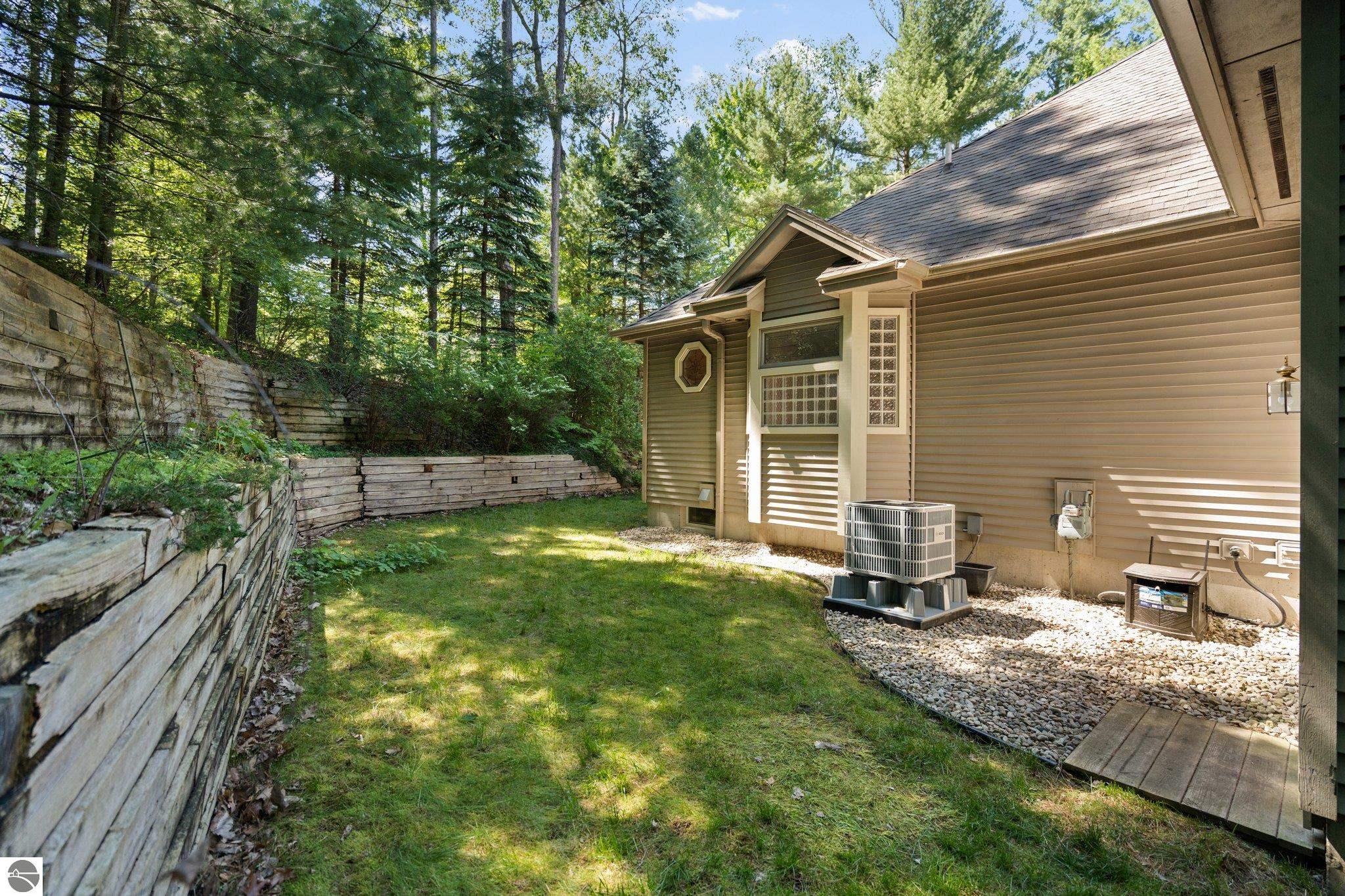 4509 Ground Pine Trail