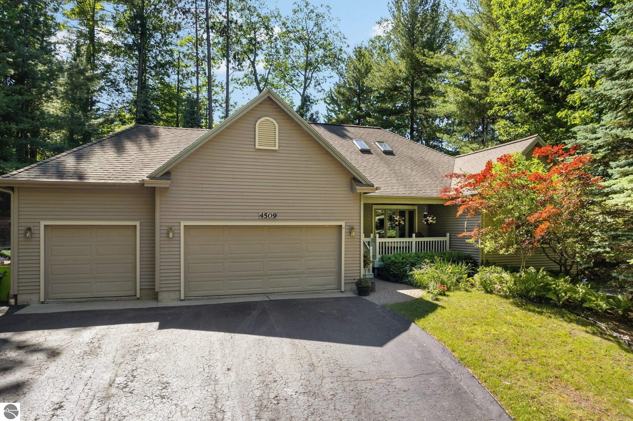 4509 Ground Pine Trail