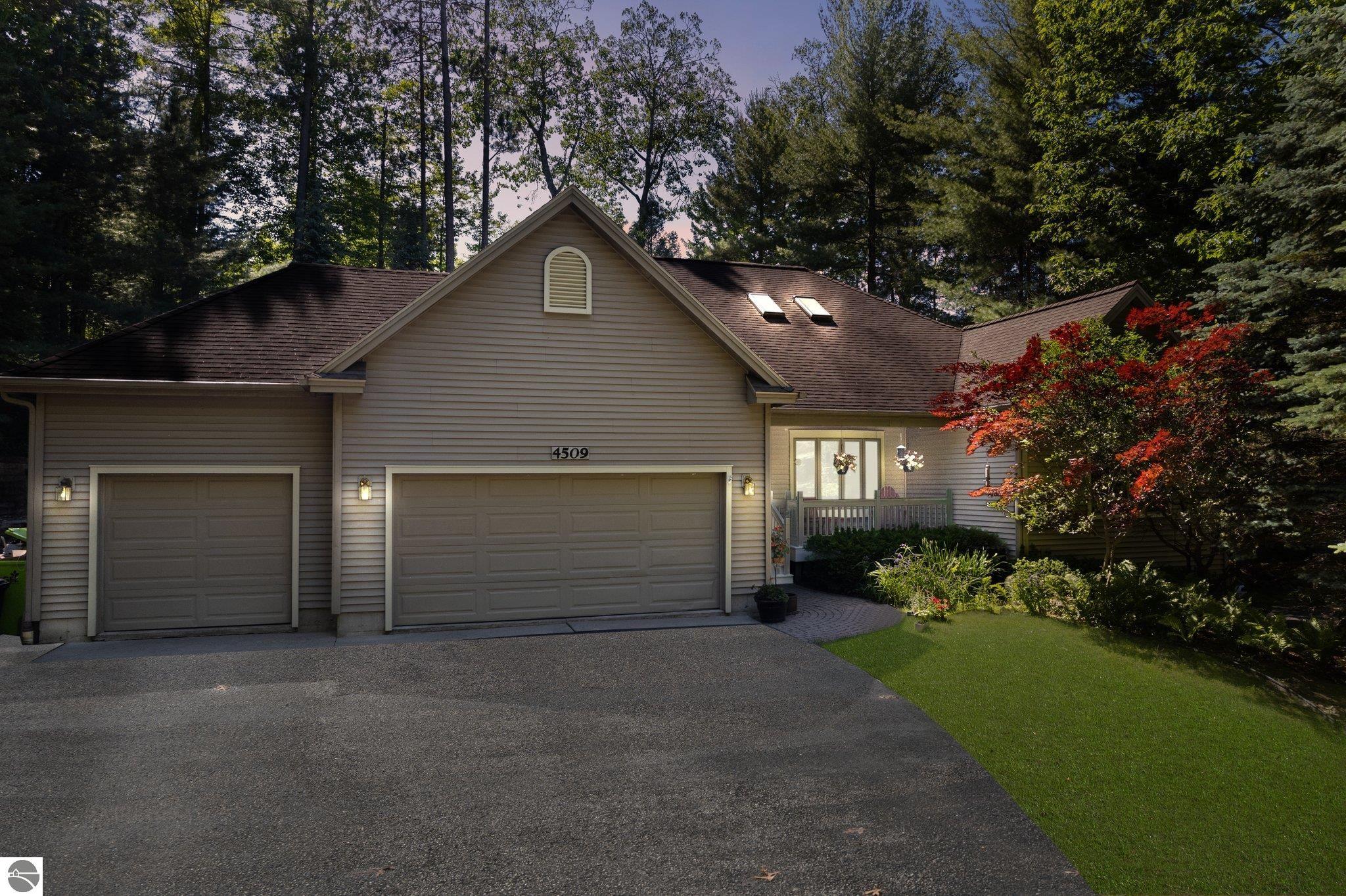 4509 Ground Pine Trail