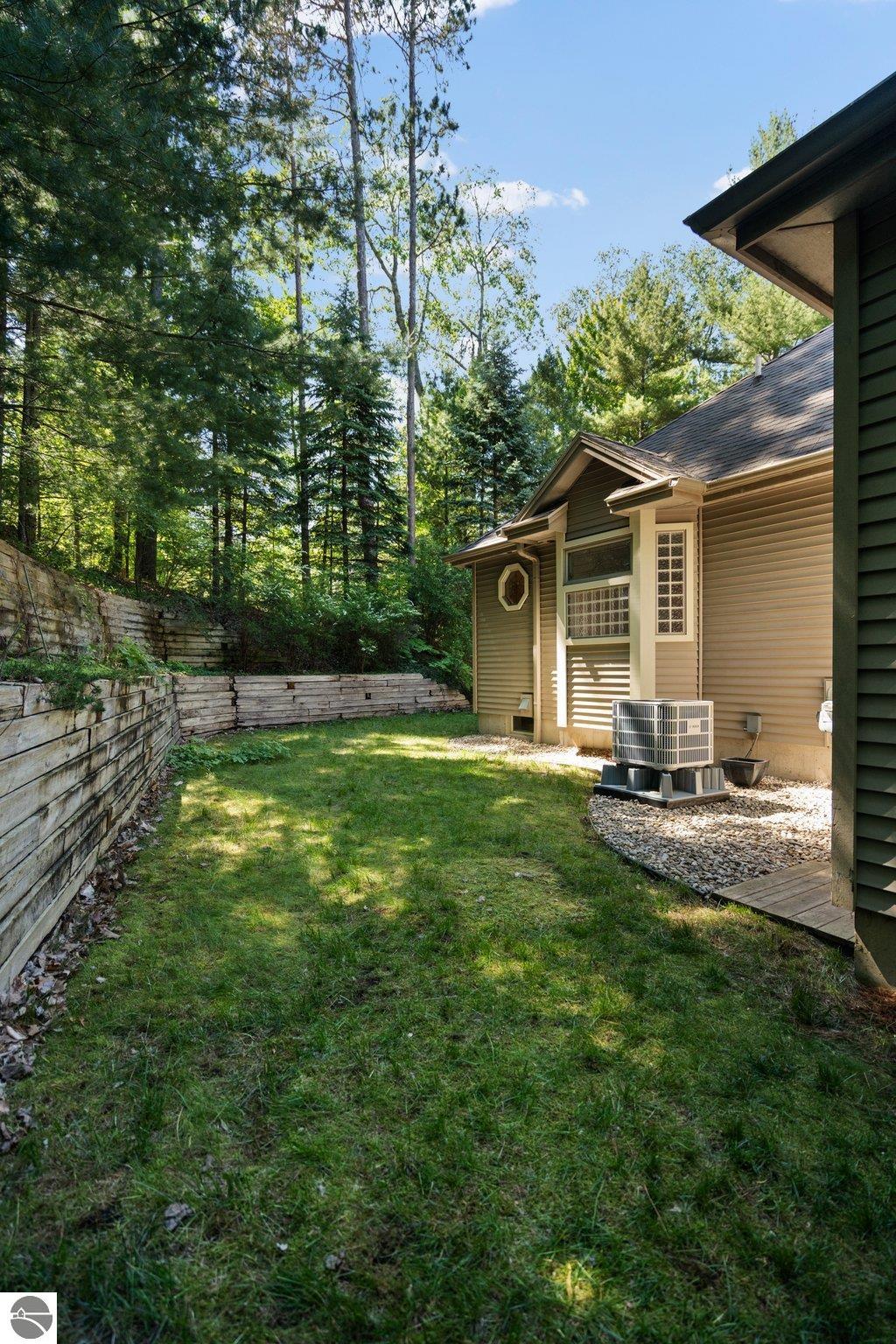 4509 Ground Pine Trail