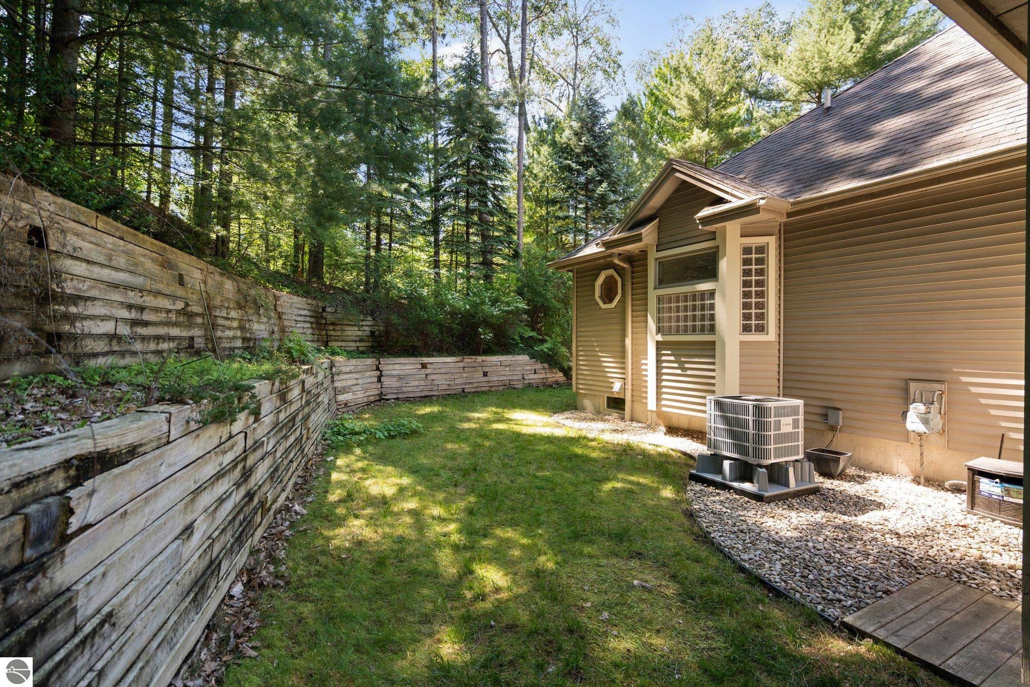 4509 Ground Pine Trail