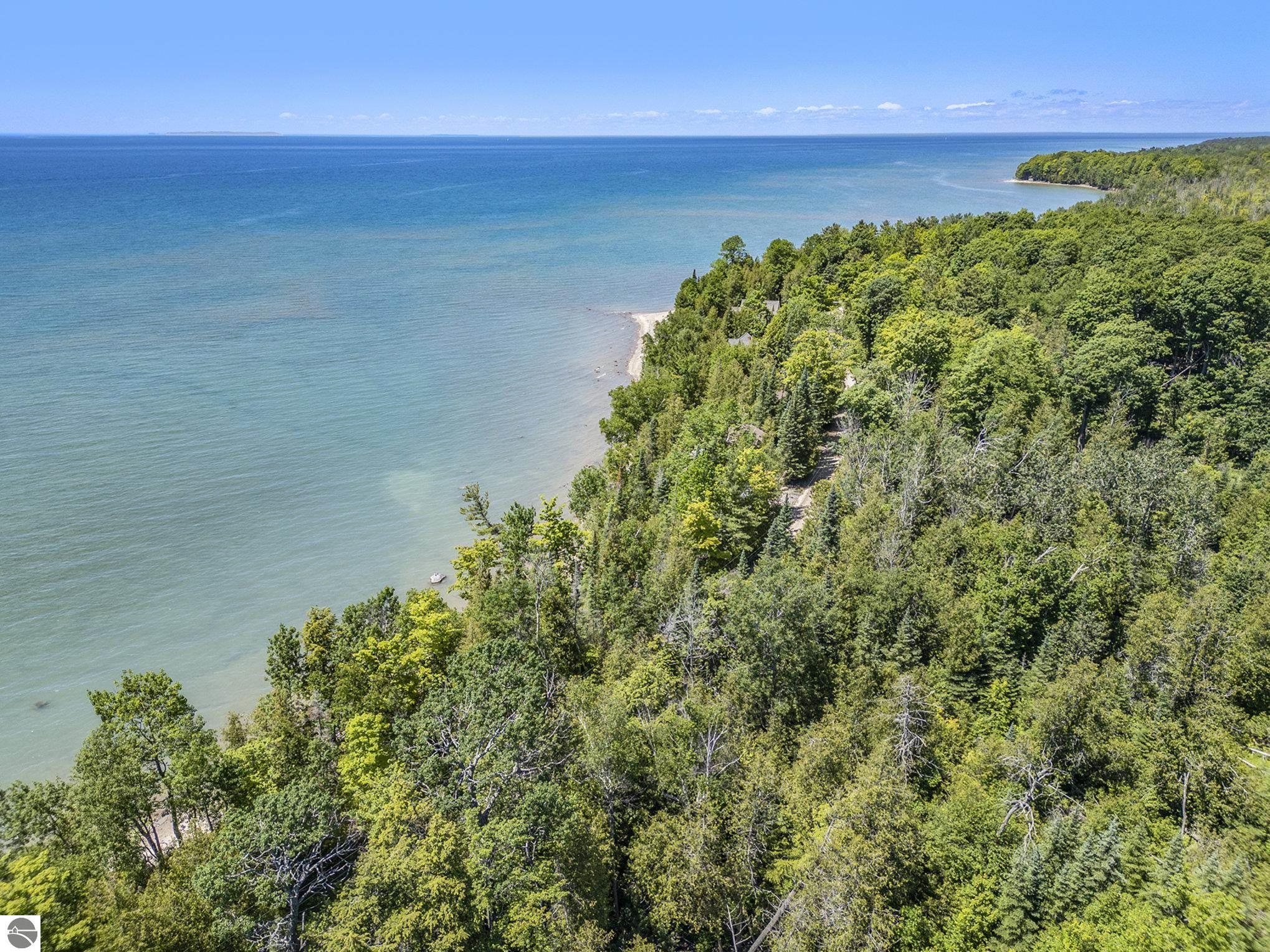 11167 Lakeshore Drive