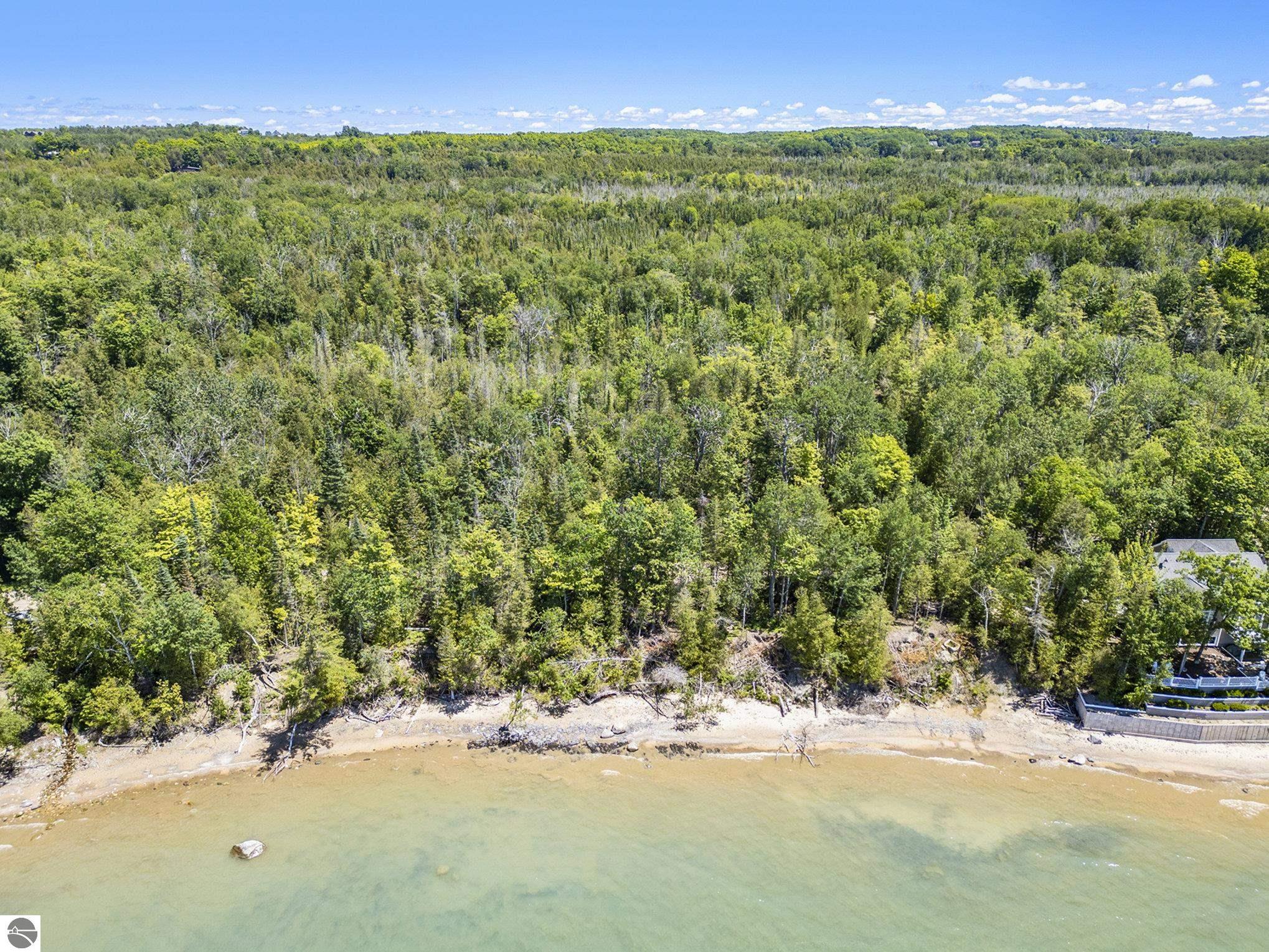 11167 Lakeshore Drive