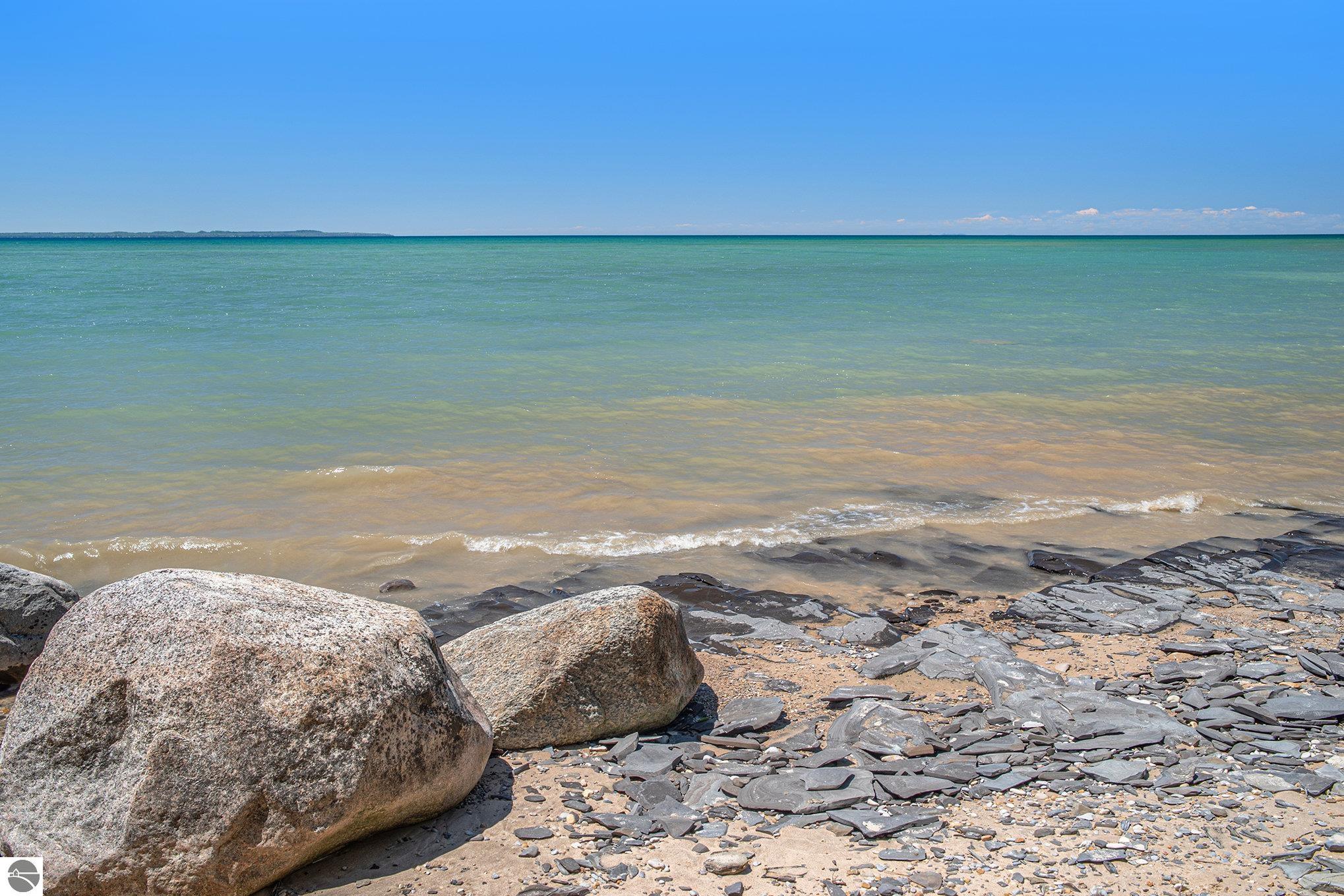 11167 Lakeshore Drive