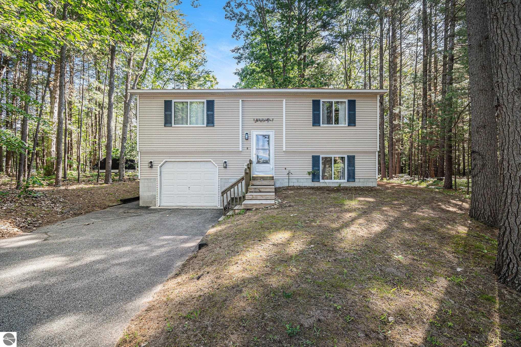 4561 E Sanford Lake Drive