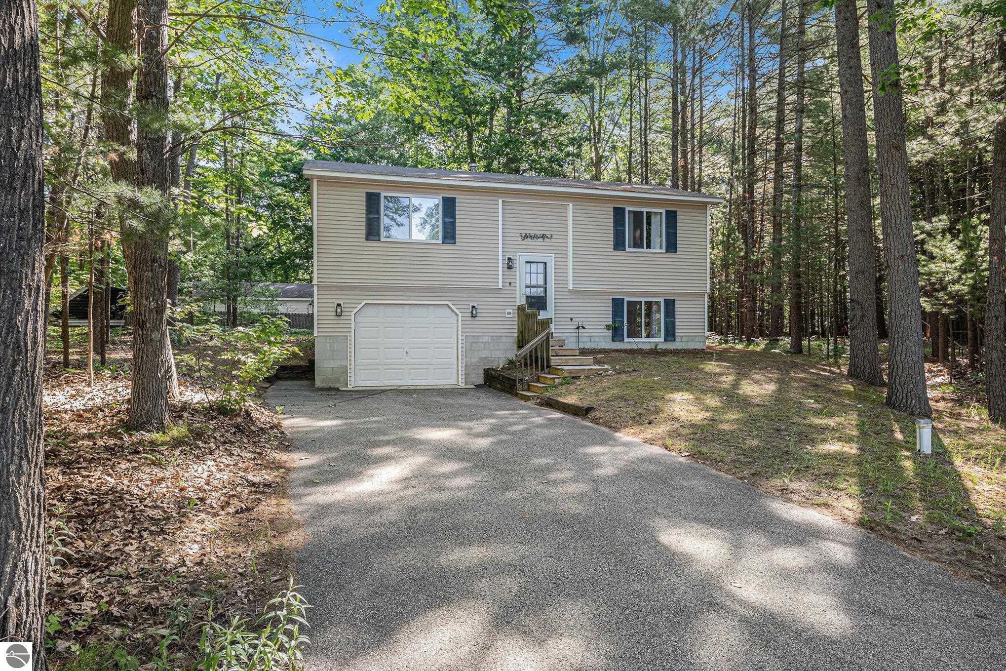 4561 E Sanford Lake Drive