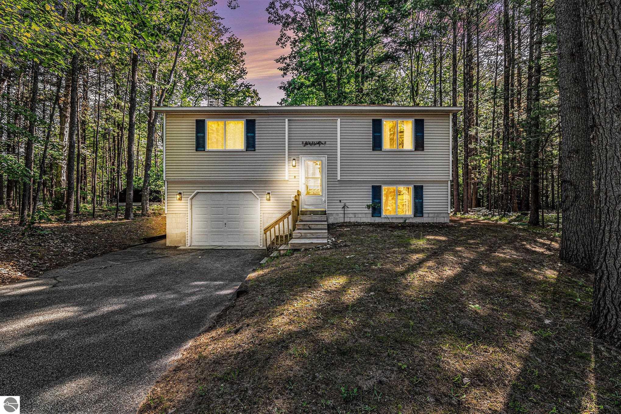 4561 E Sanford Lake Drive