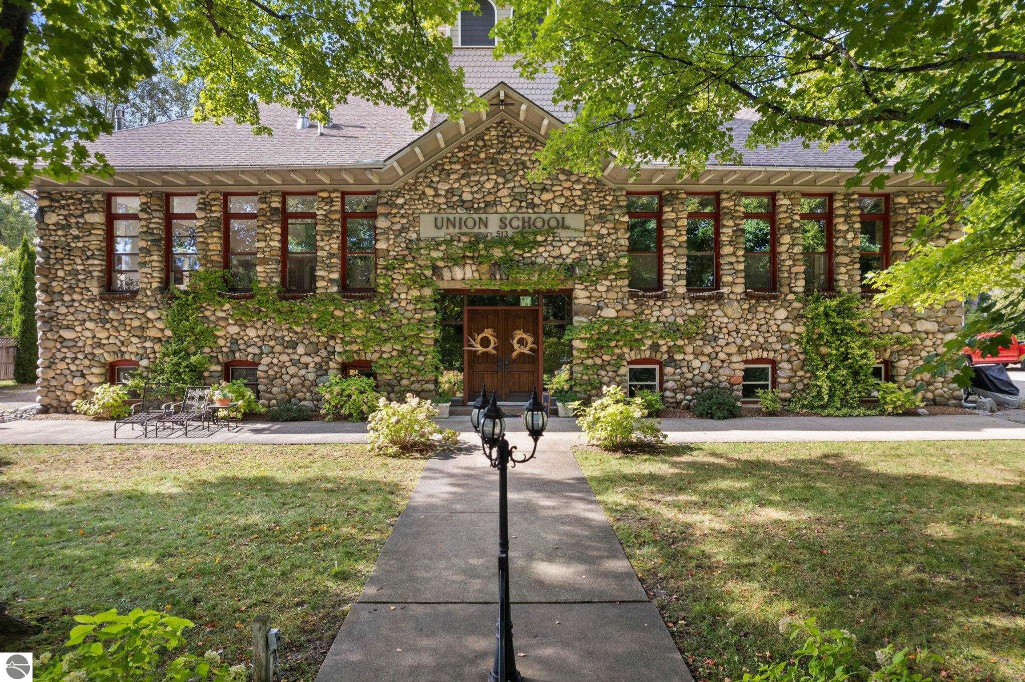 513 N Saint Marys Street # 1