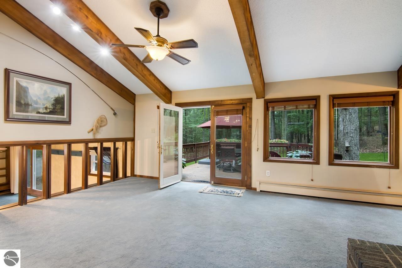 4176 Circle View Drive