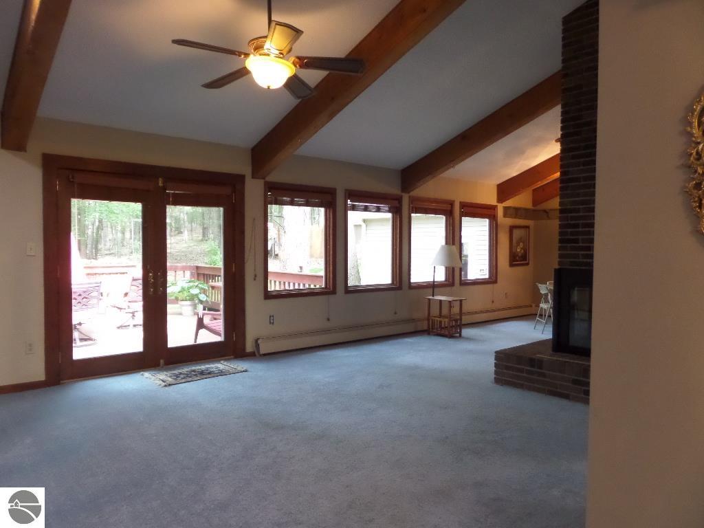 4176 Circle View Drive