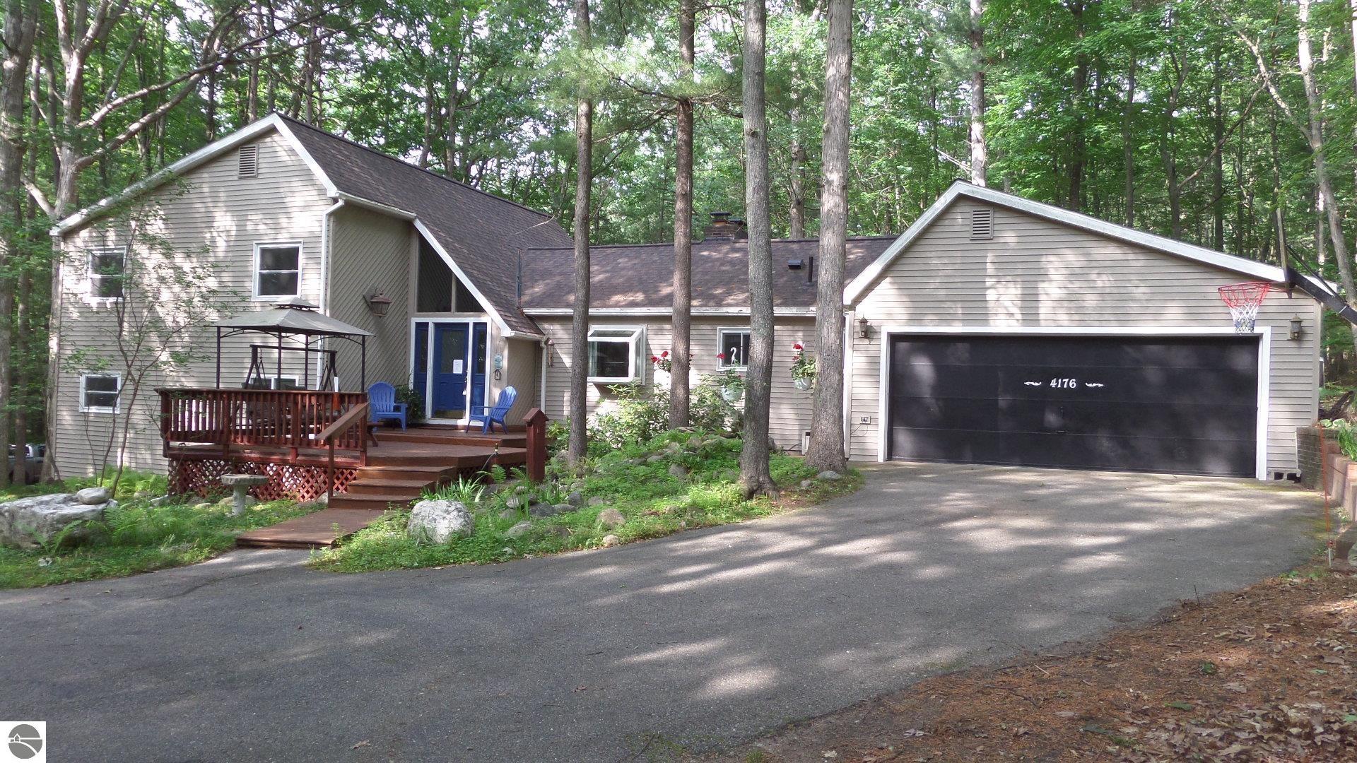 4176 Circle View Drive