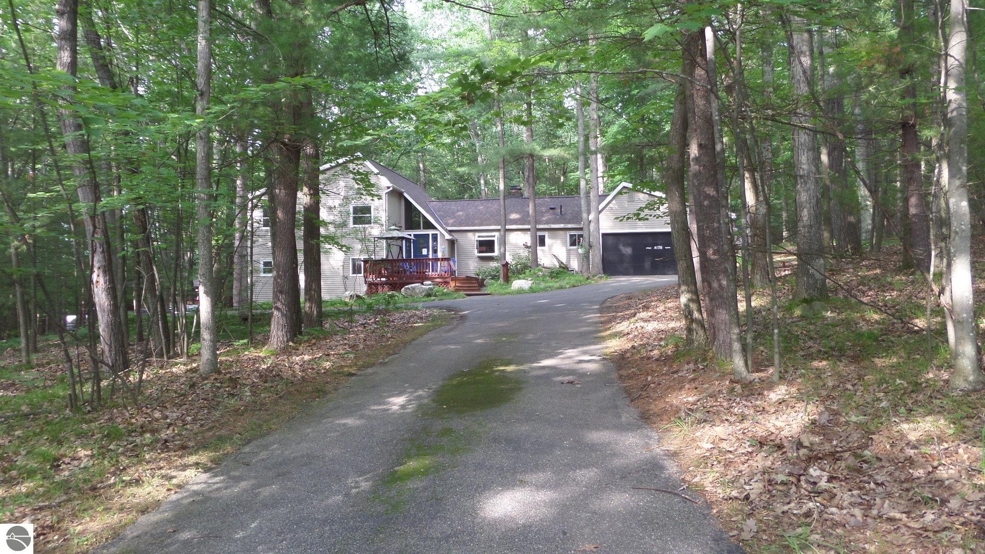 4176 Circle View Drive