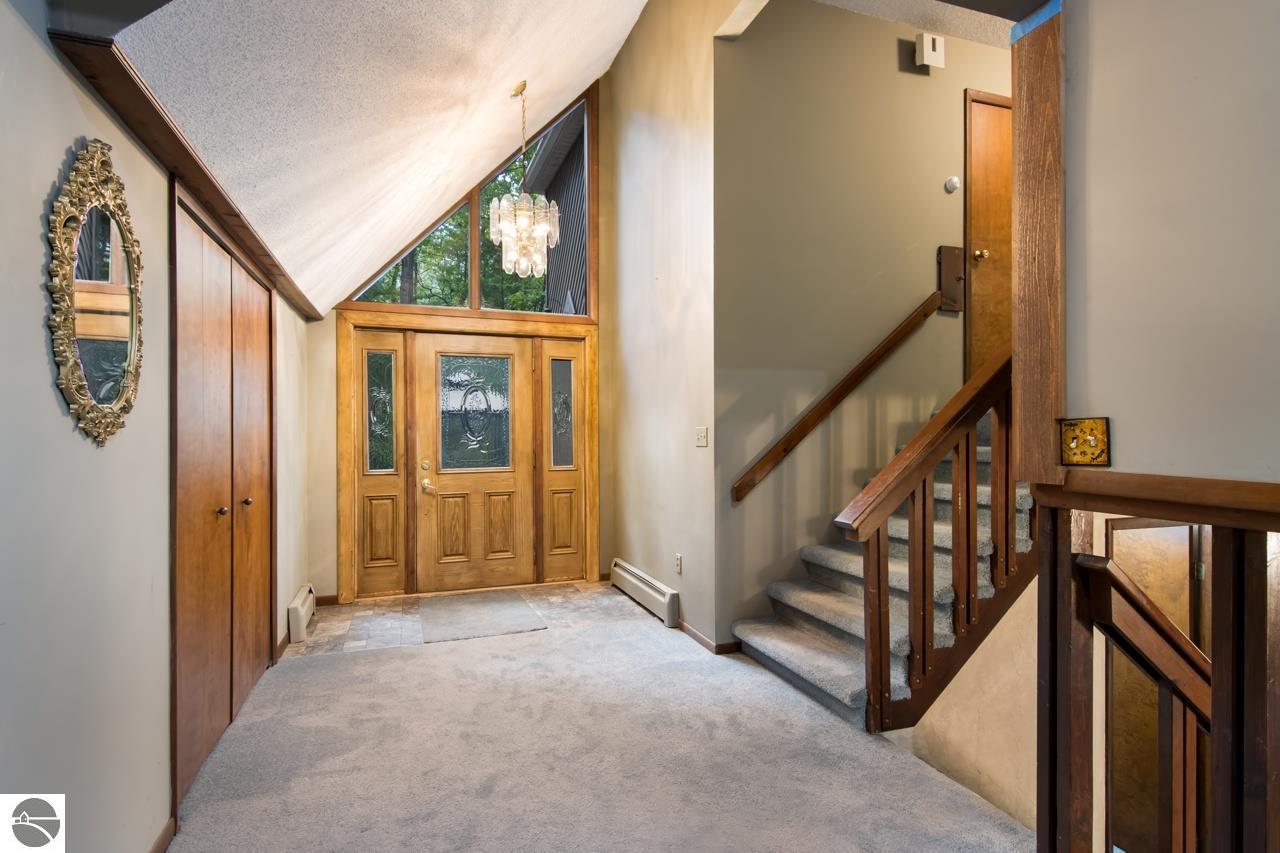 4176 Circle View Drive