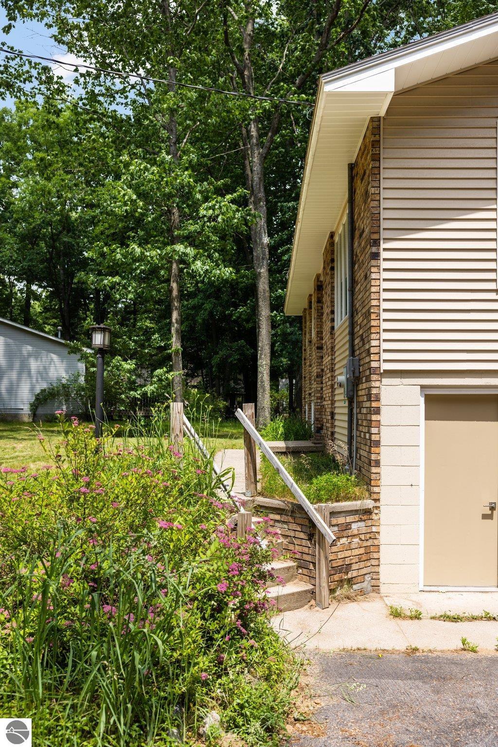 1513 Melody Lane