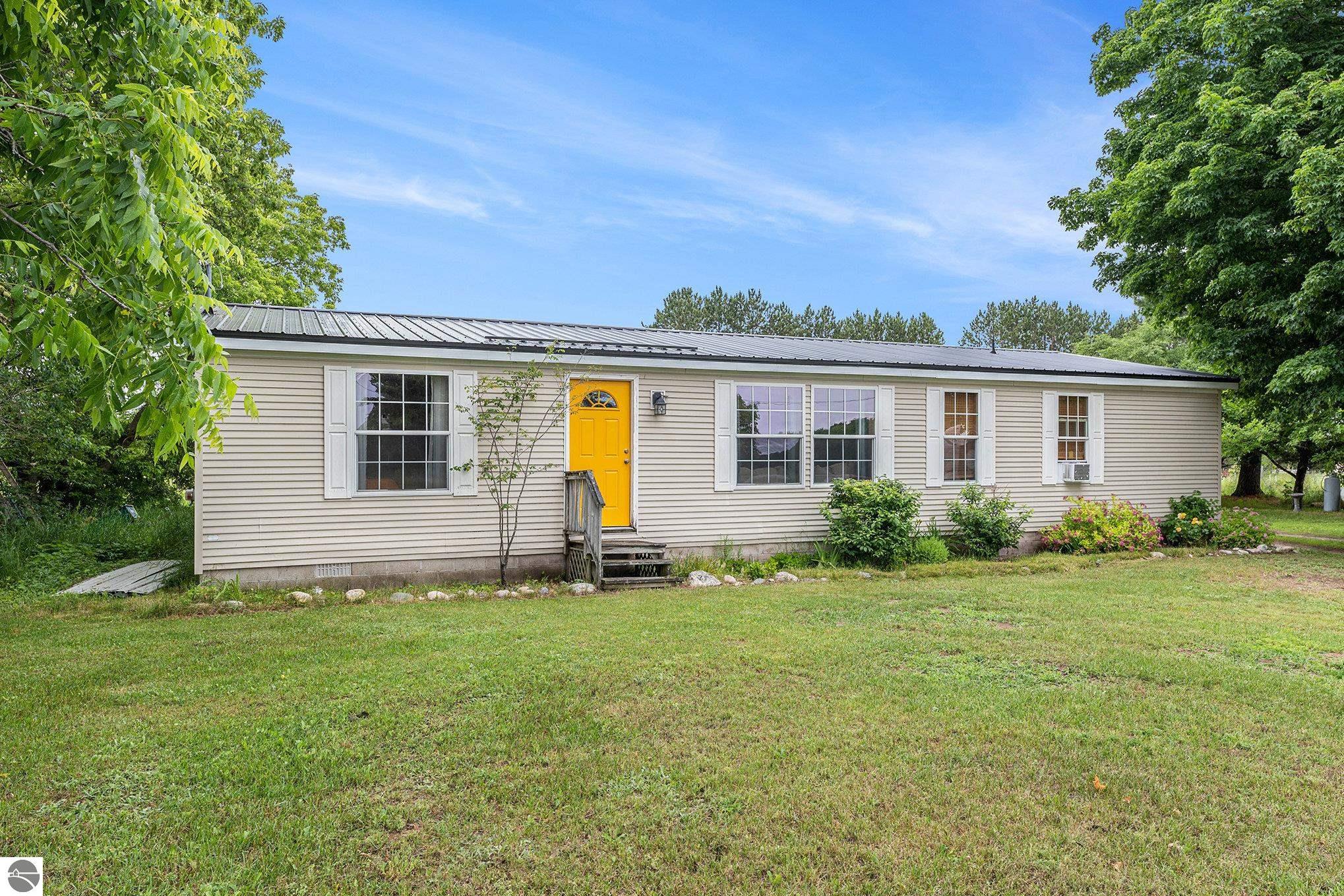 615 NE County Road 571