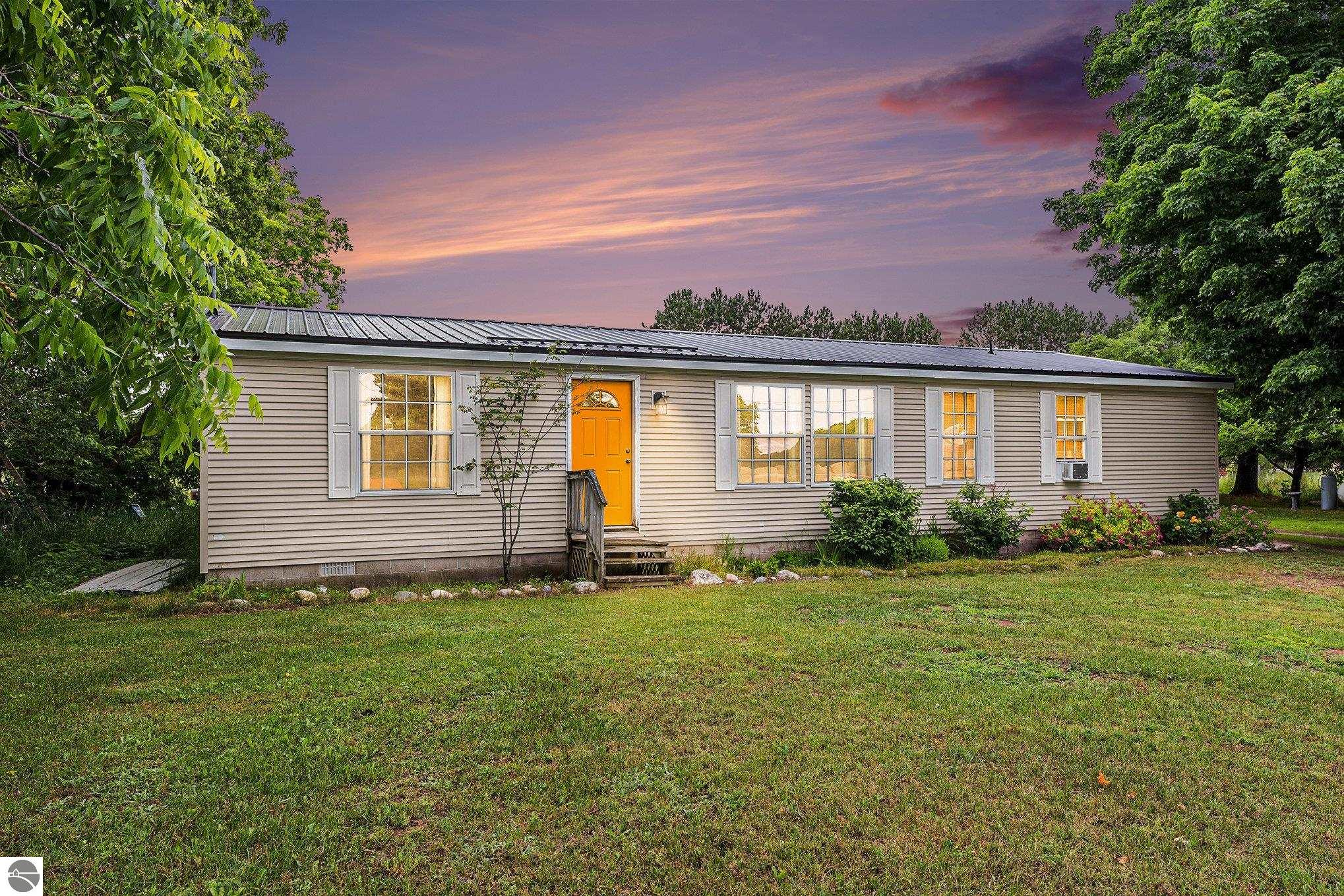 615 NE County Road 571