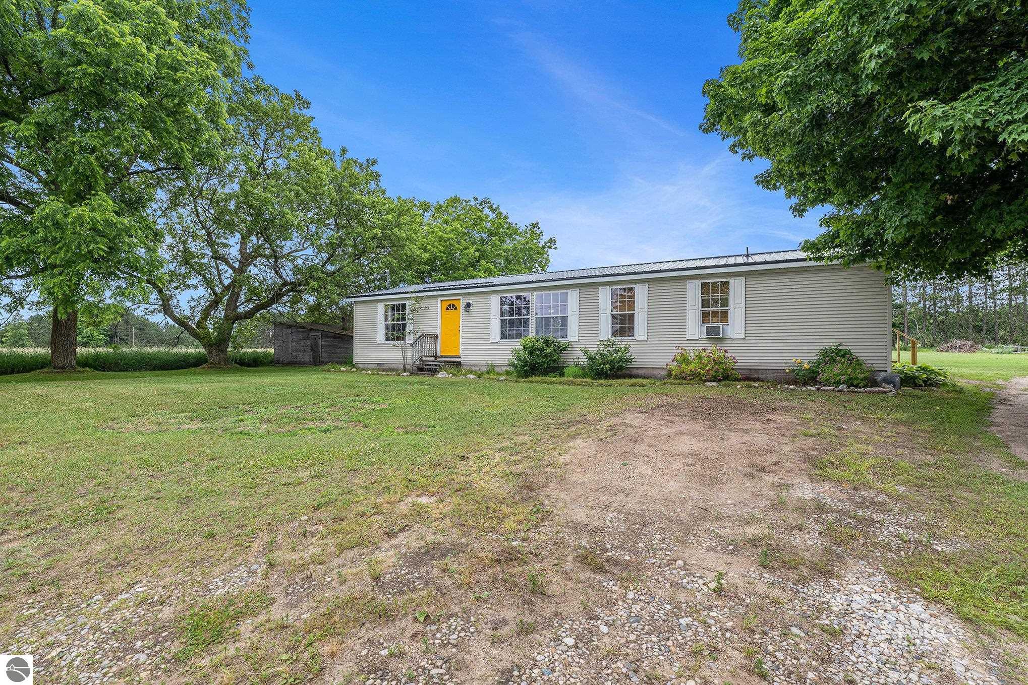 615 NE County Road 571