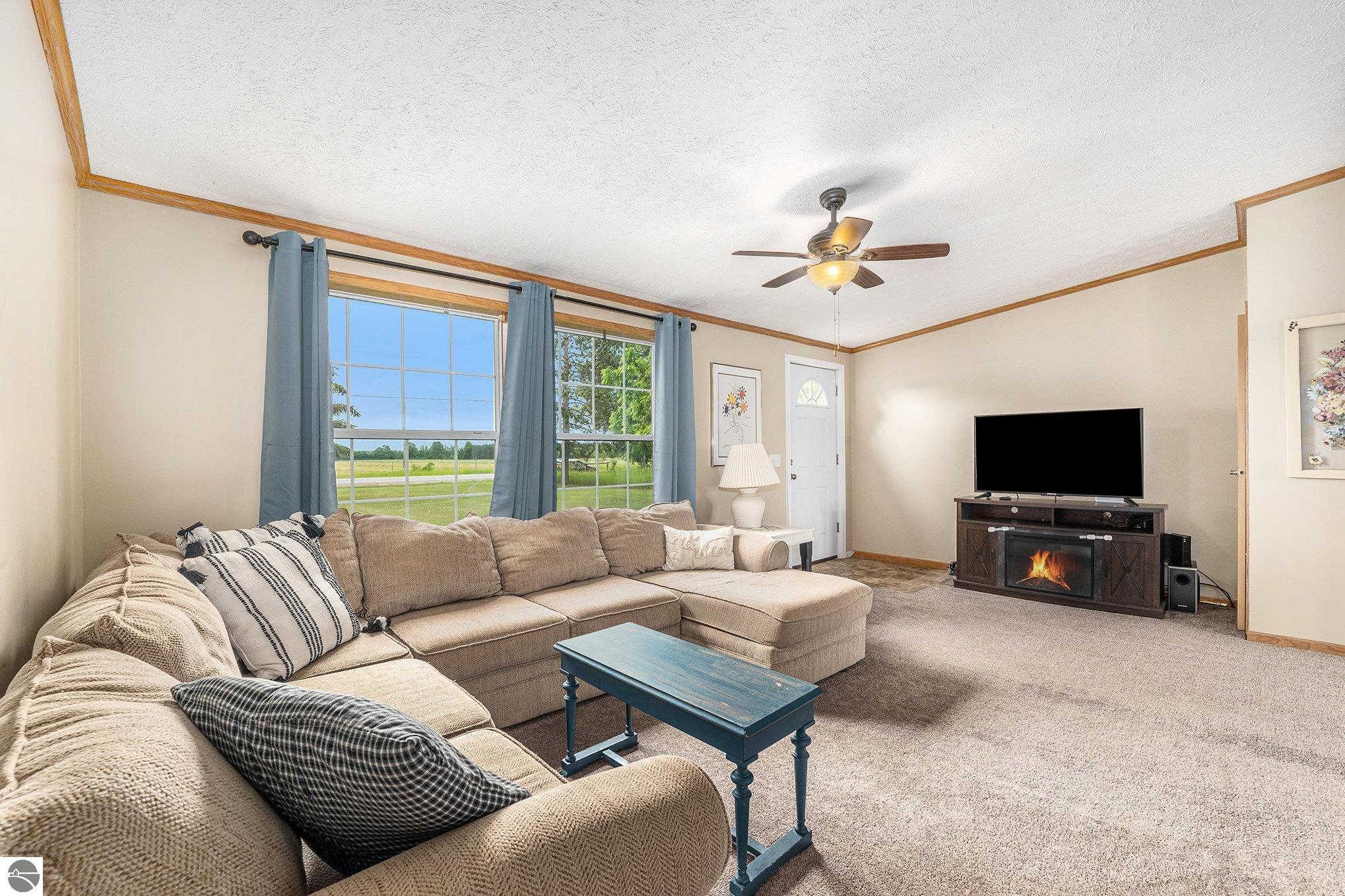 615 NE County Road 571