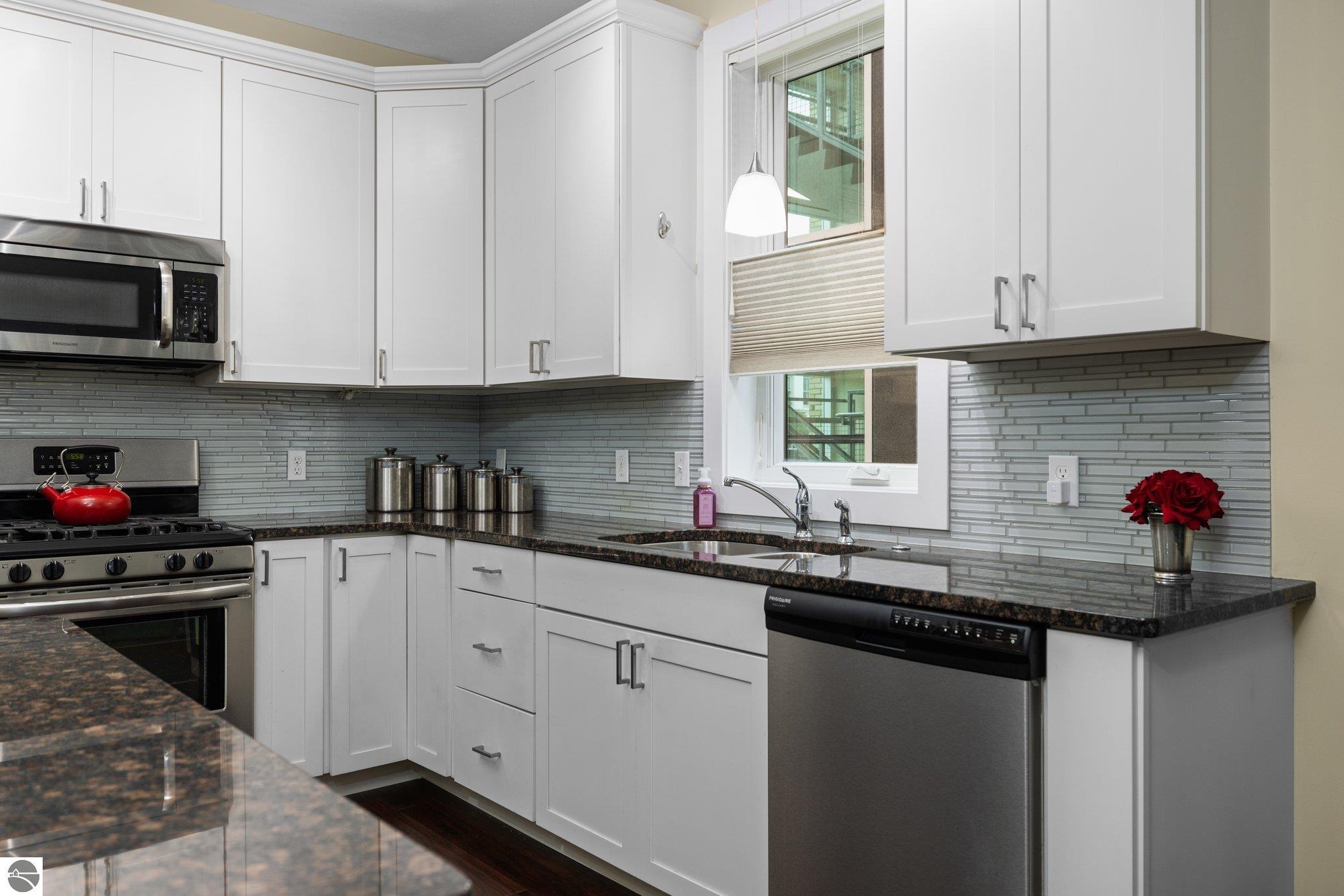 115 E 8th Street # 11