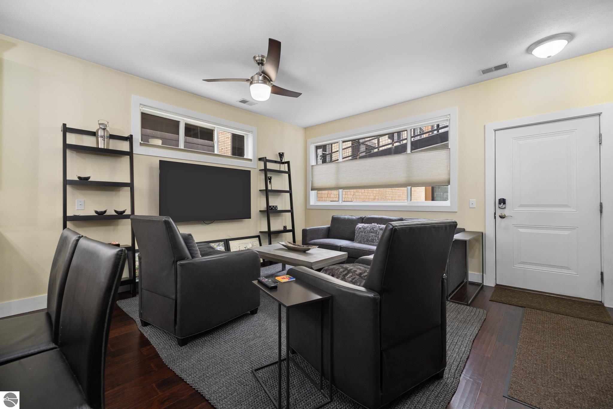 115 E 8th Street # 11