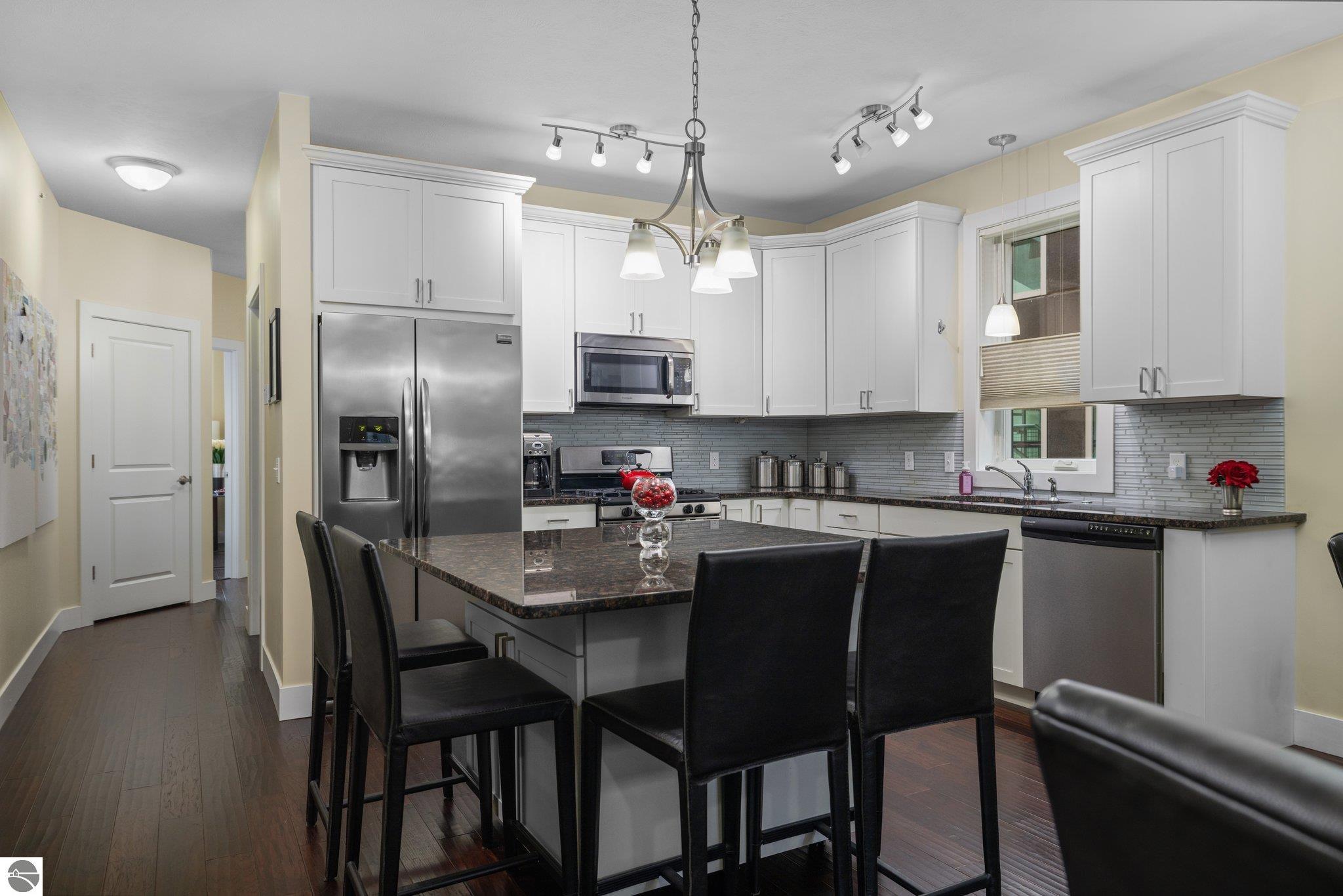115 E 8th Street # 11