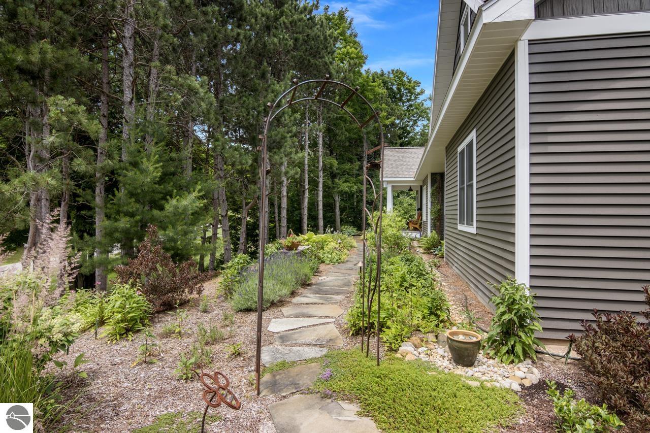 8707 S Lakeview Ridge Trail