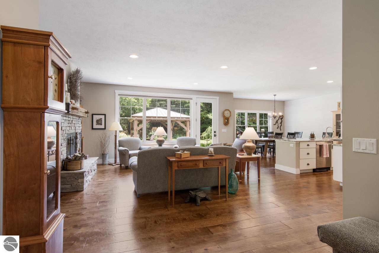 8707 S Lakeview Ridge Trail
