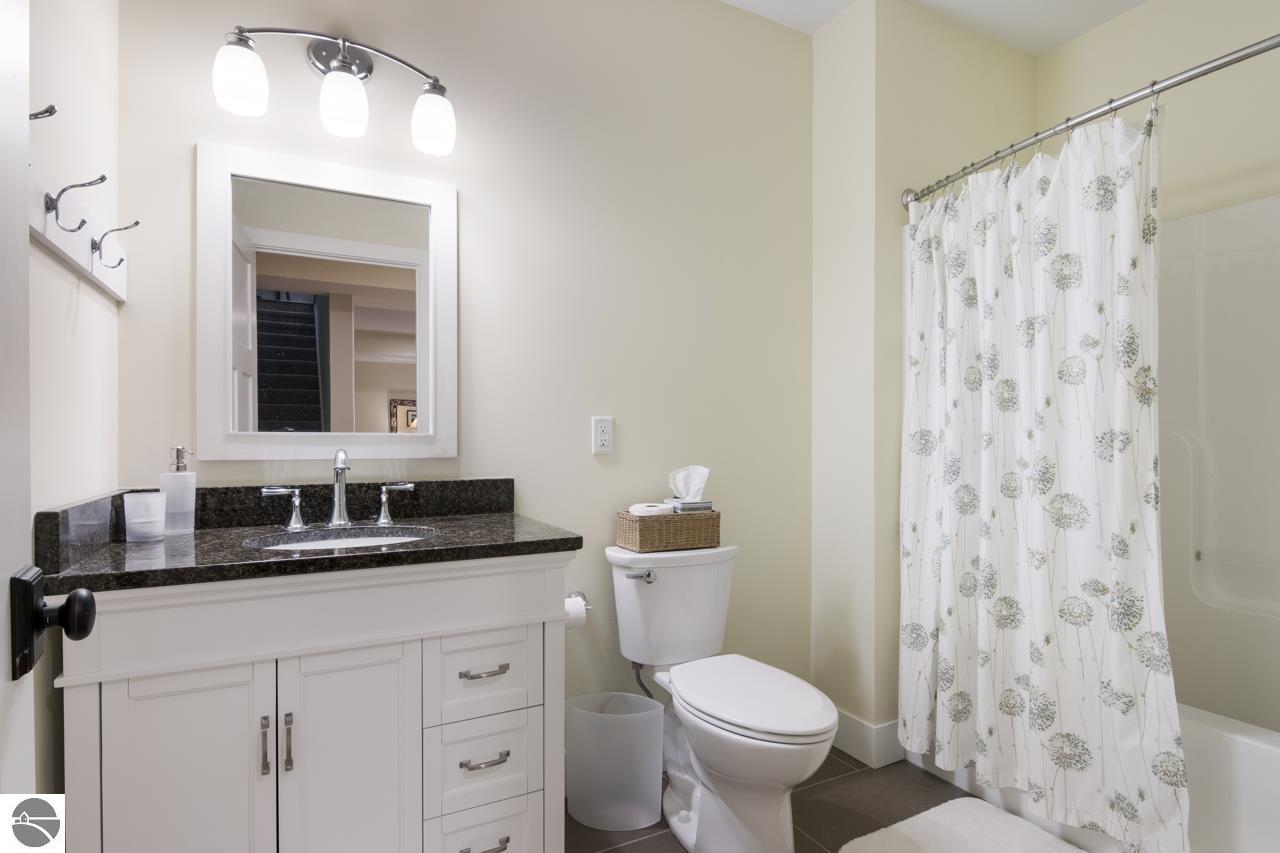 8707 S Lakeview Ridge Trail