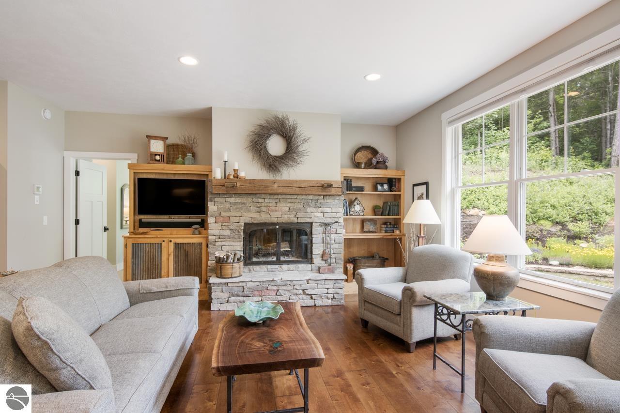 8707 S Lakeview Ridge Trail