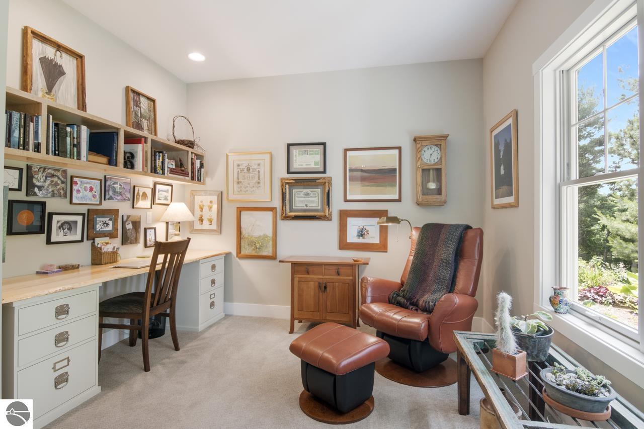 8707 S Lakeview Ridge Trail