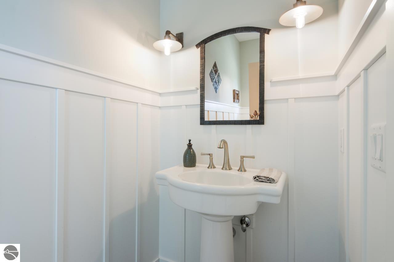 8707 S Lakeview Ridge Trail