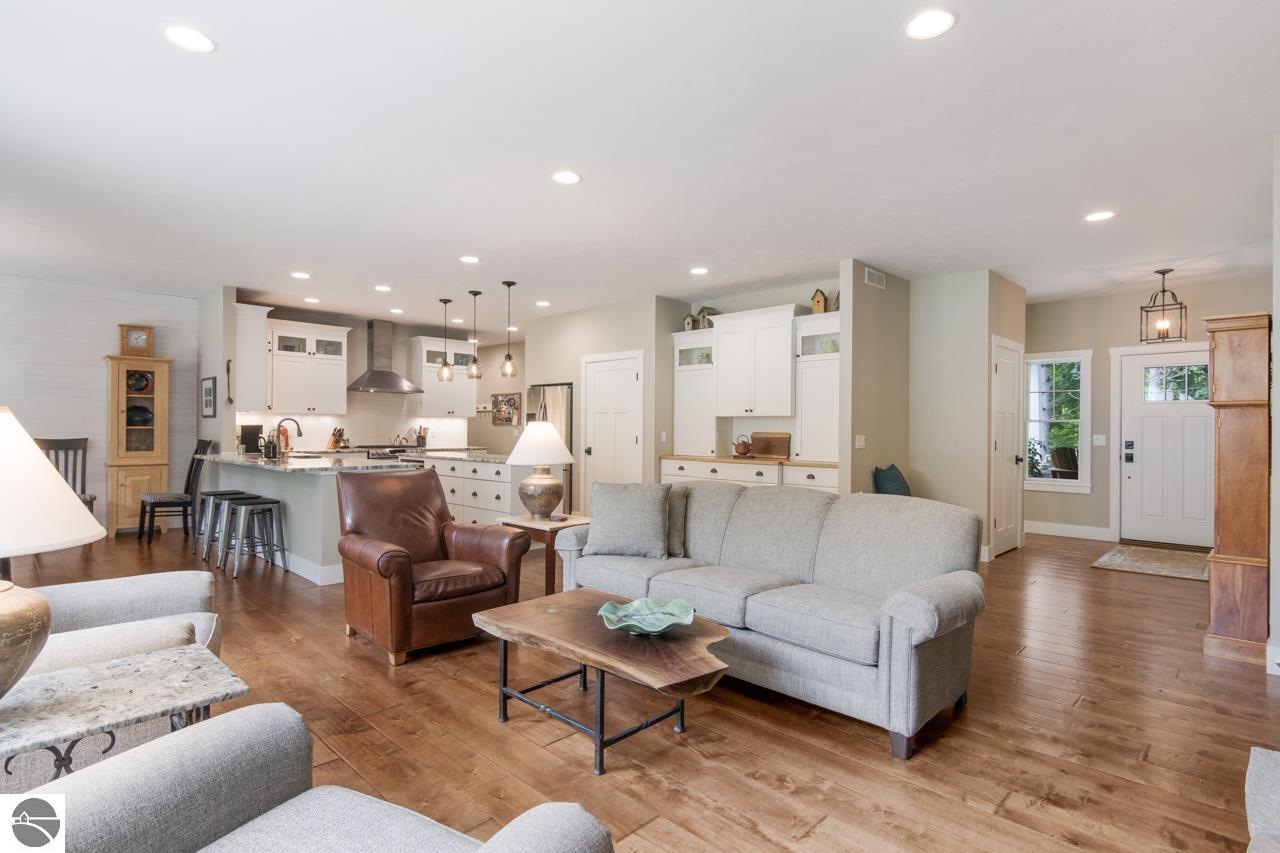 8707 S Lakeview Ridge Trail