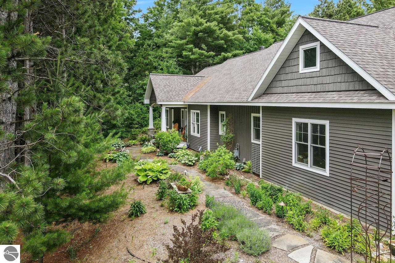 8707 S Lakeview Ridge Trail