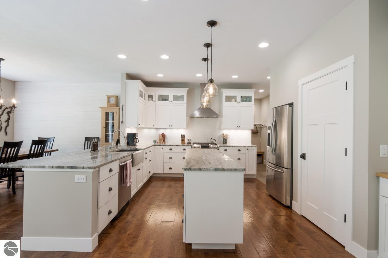 8707 S Lakeview Ridge Trail