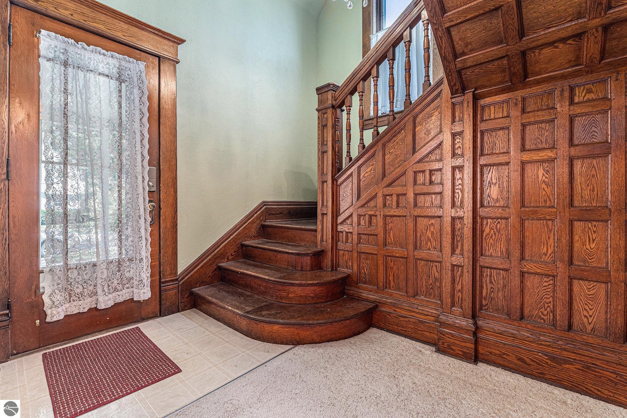 311 W Tenth Street