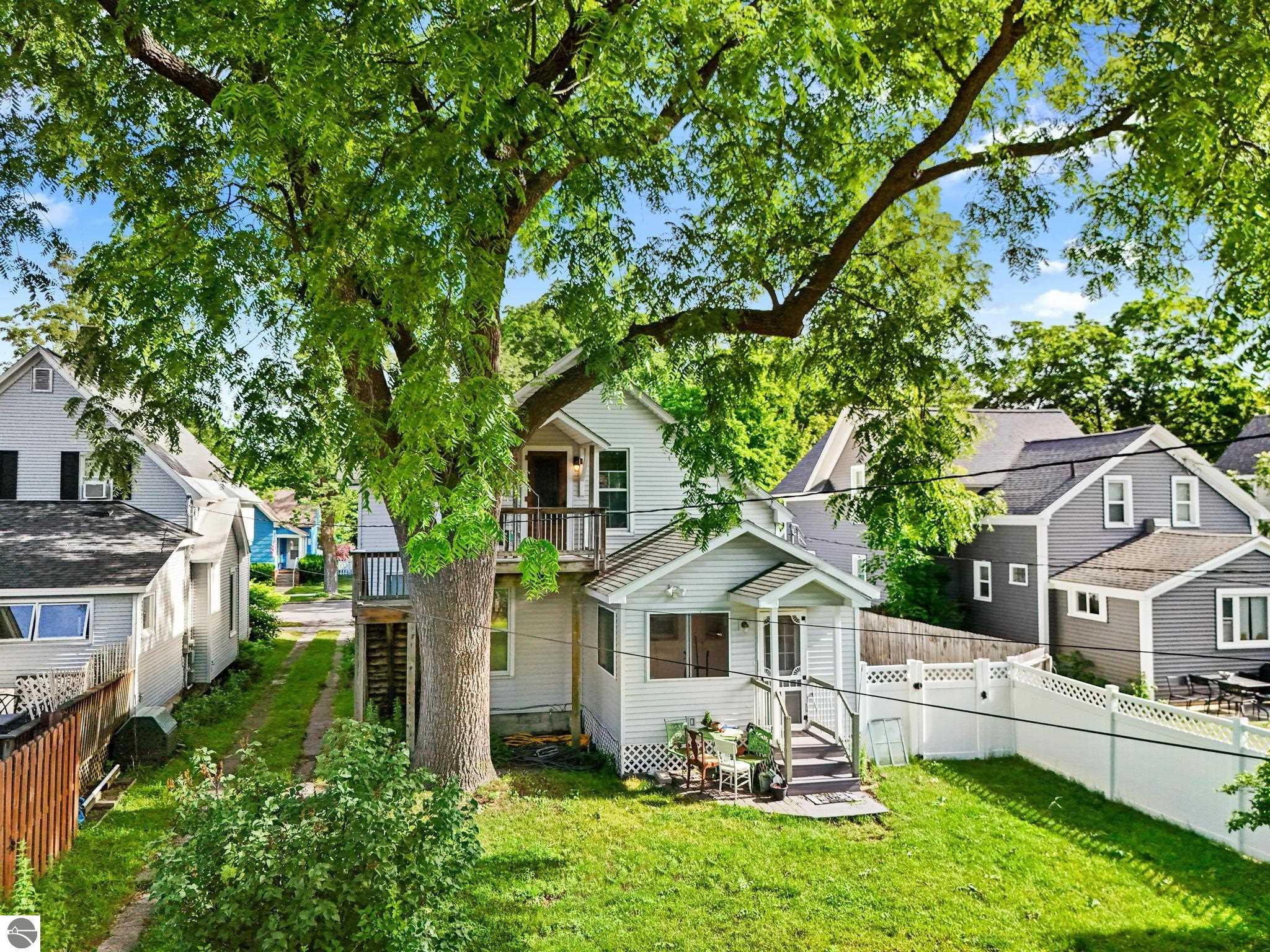 311 W Tenth Street