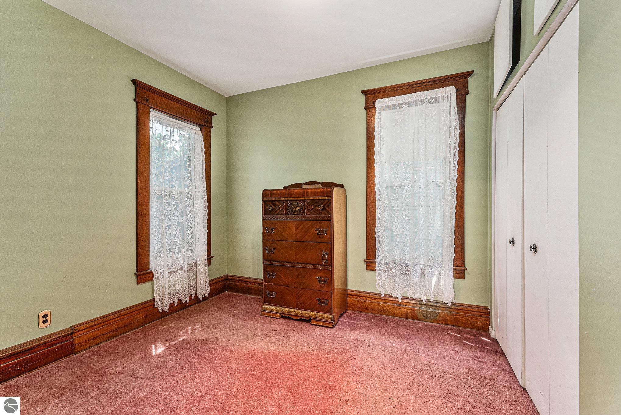 311 W Tenth Street
