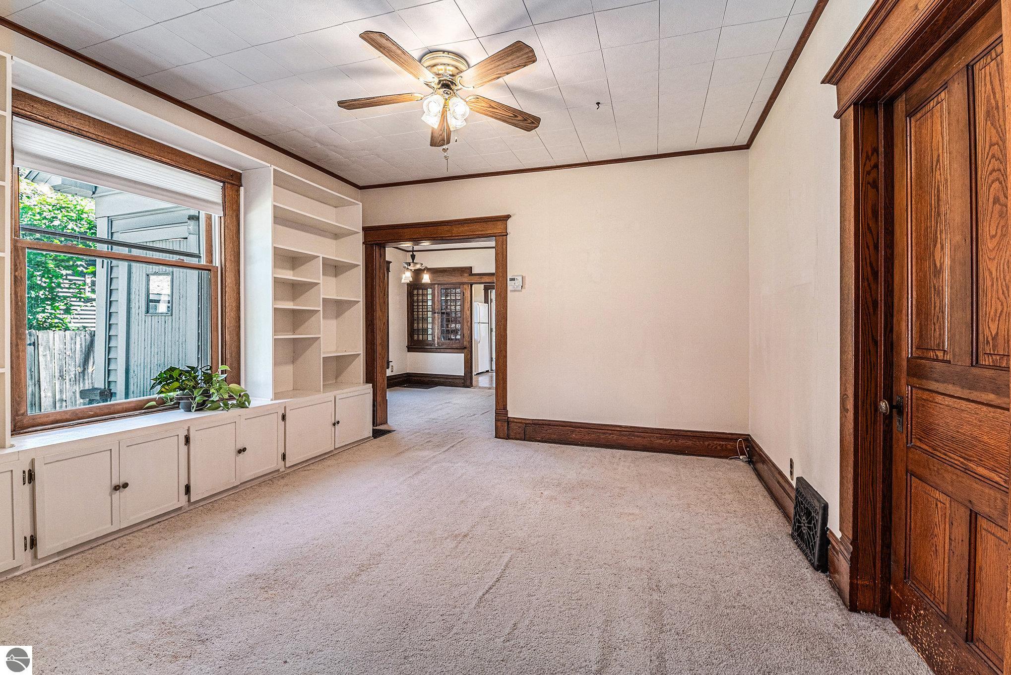 311 W Tenth Street