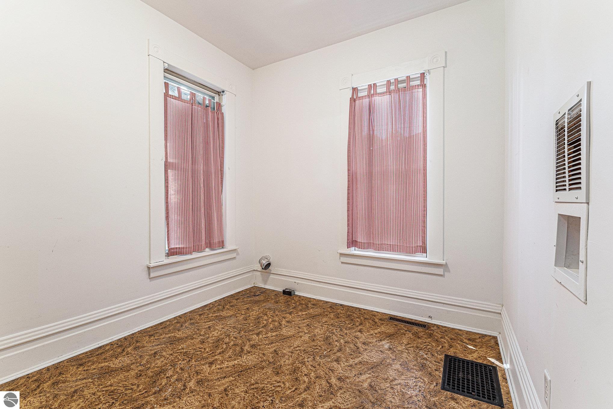 311 W Tenth Street