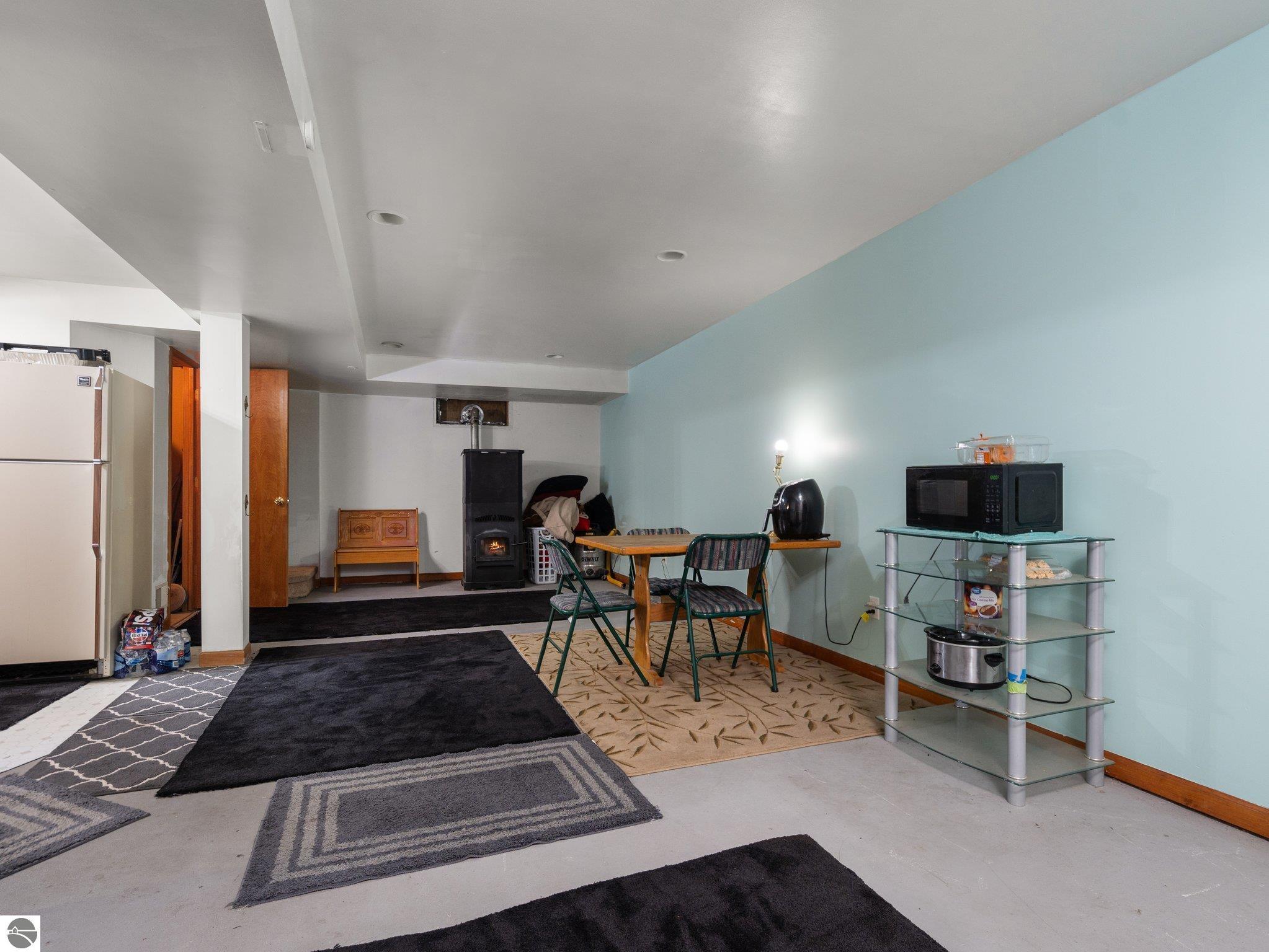 202 W Sharon Road, SW