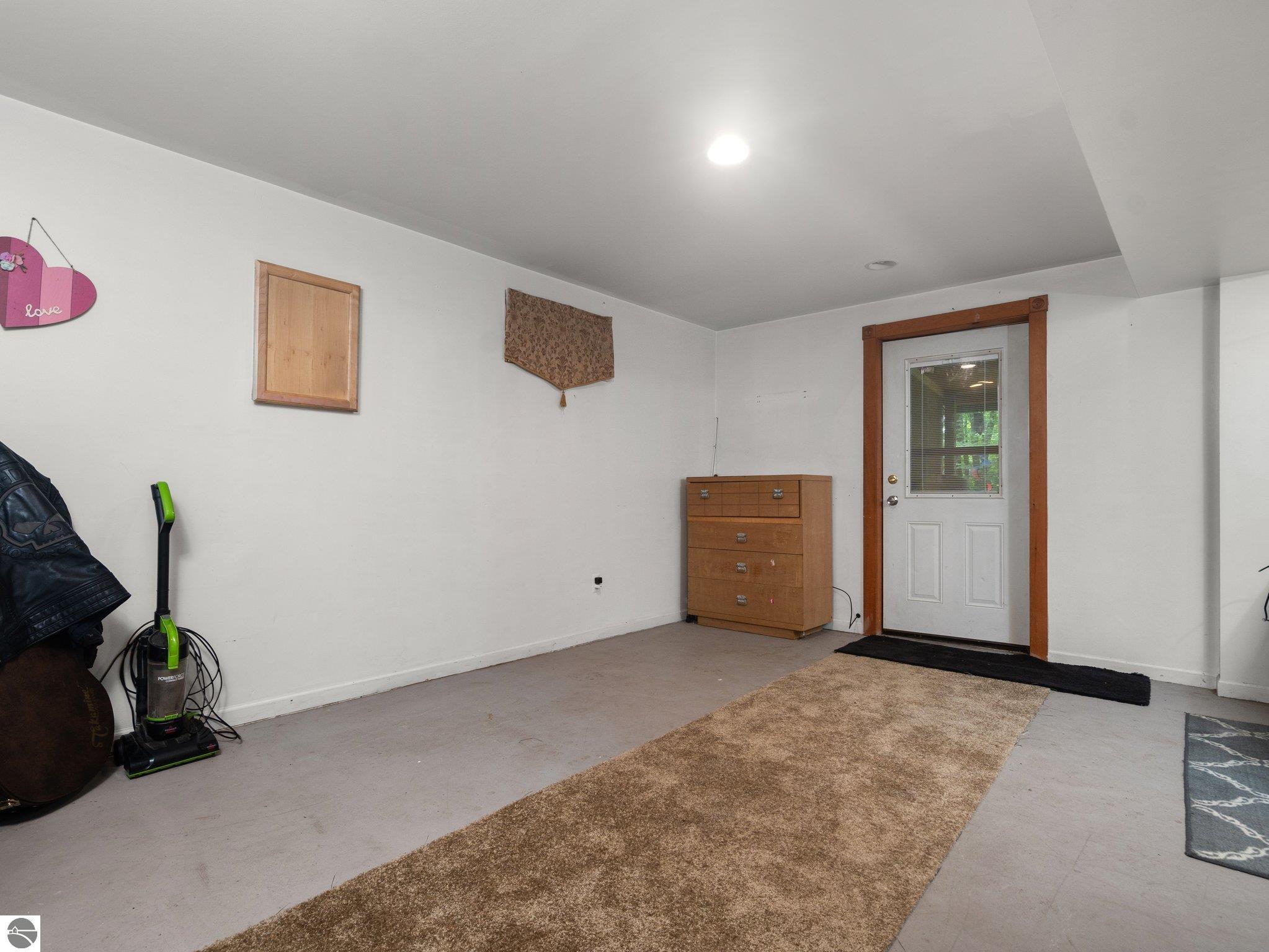 202 W Sharon Road, SW